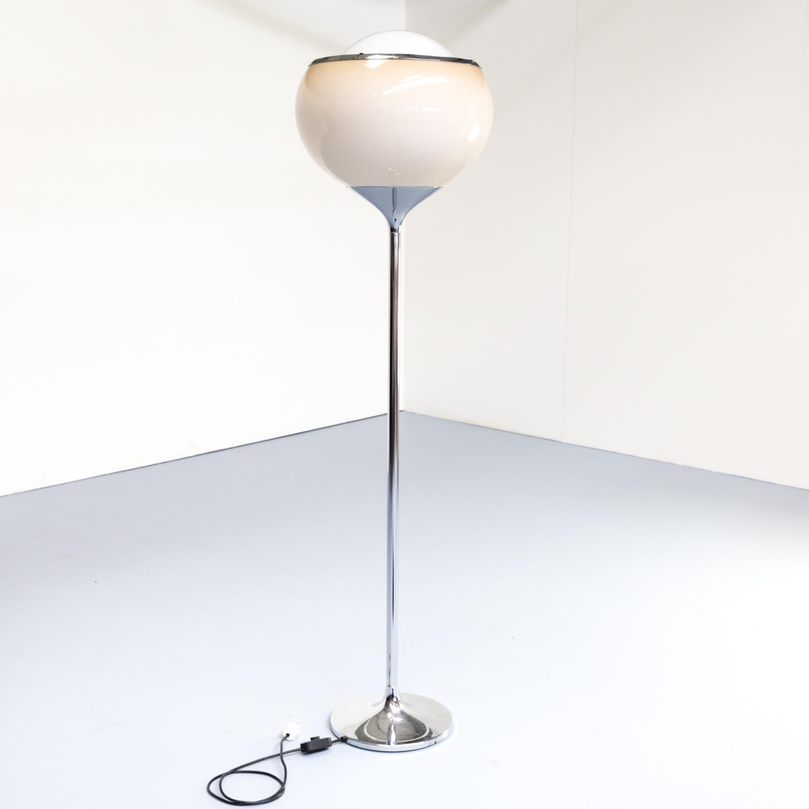 Mid-20th Century 1960s Harvey Guzzini ‘Bud Grande’ Floor Lamp for Meblo Italy For Sale