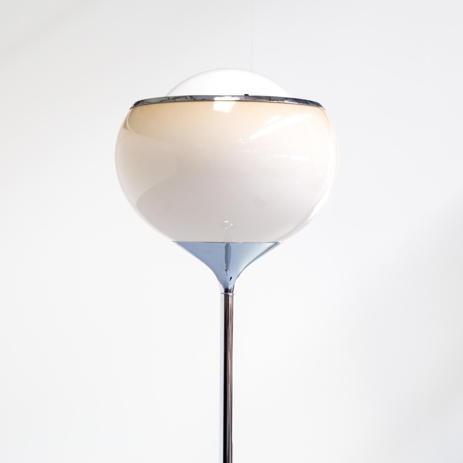 Chrome 1960s Harvey Guzzini ‘Bud Grande’ Floor Lamp for Meblo Italy For Sale