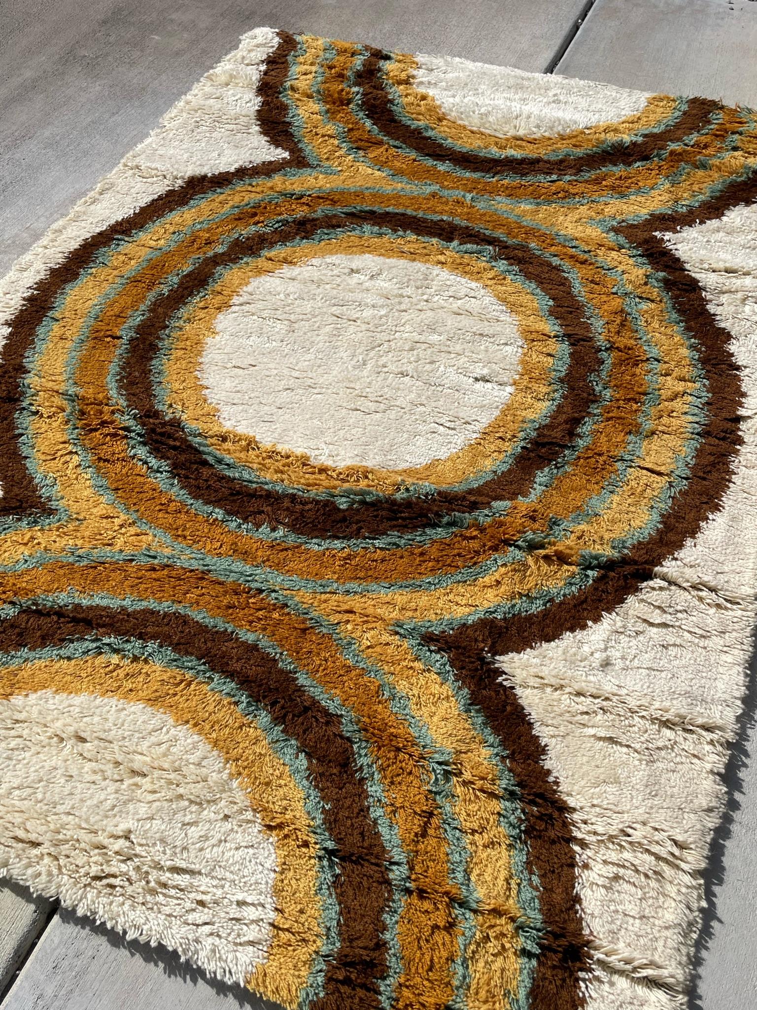 Danois Tapis danois Rya moderne mi-siècle HOJER EKSPORT WILTON cercles laine non numérotée, années 60 en vente