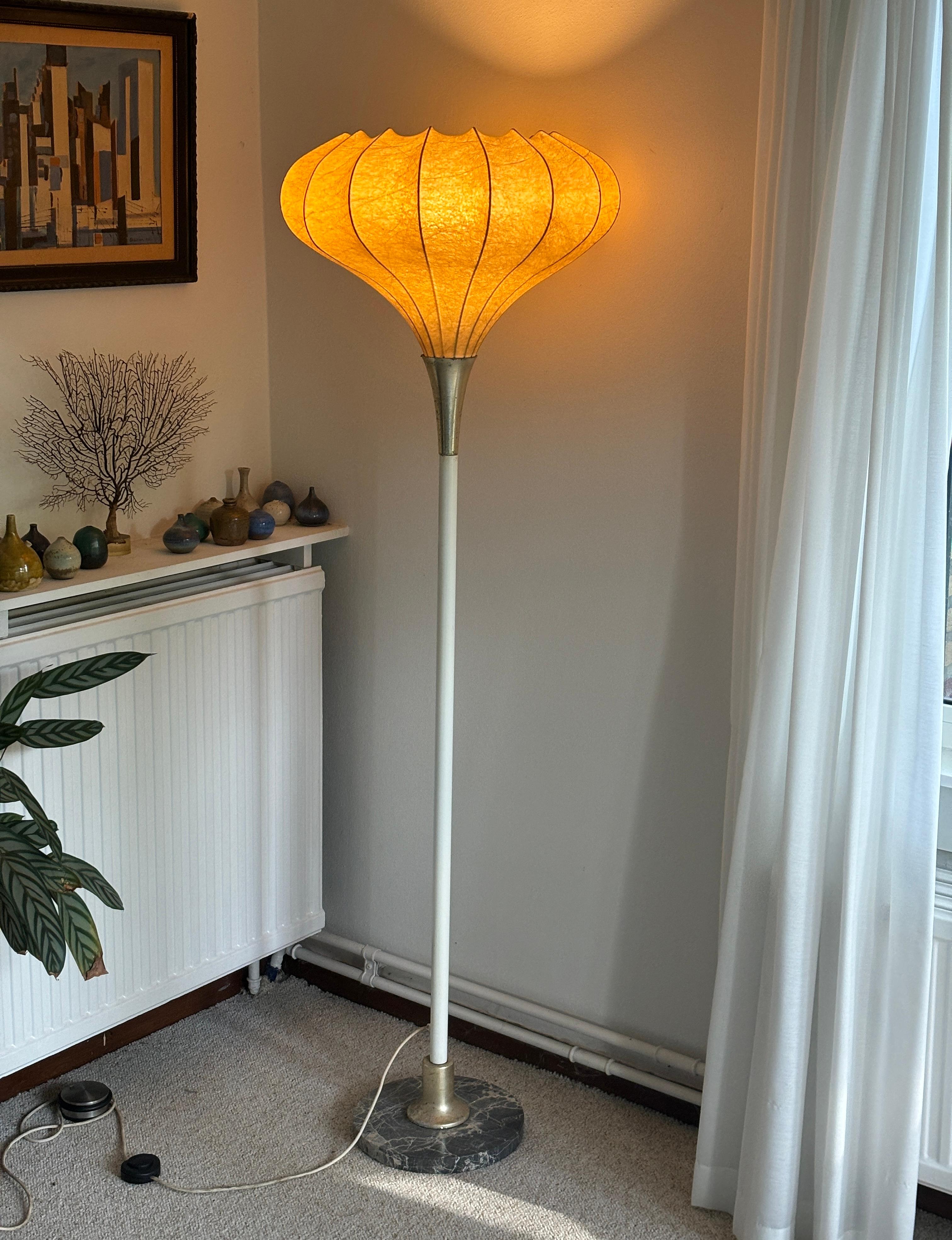 Mid-Century Modern Lampadaire cocon italien des années 60 dans le style de Castiglioni en vente