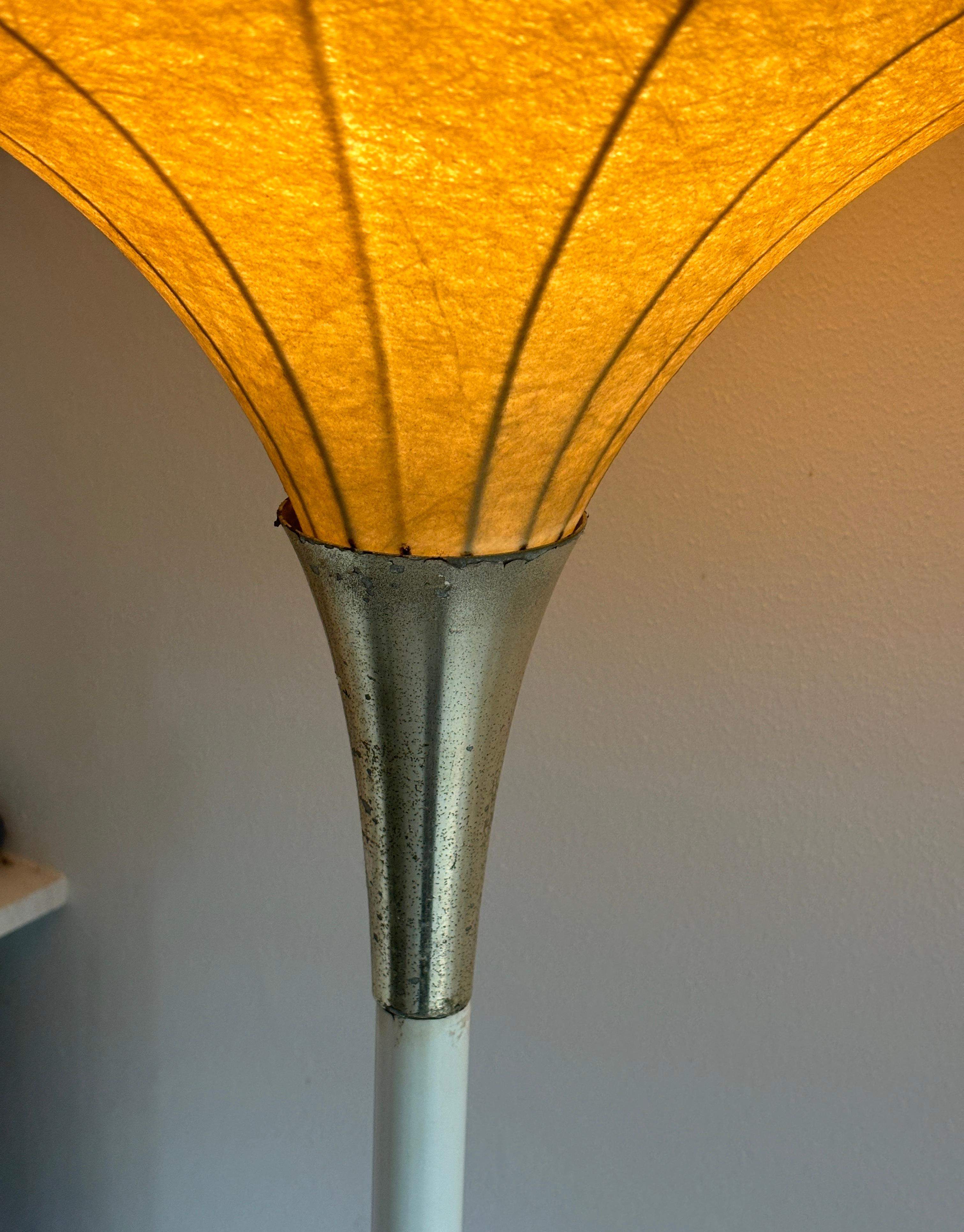 Métal Lampadaire cocon italien des années 60 dans le style de Castiglioni en vente