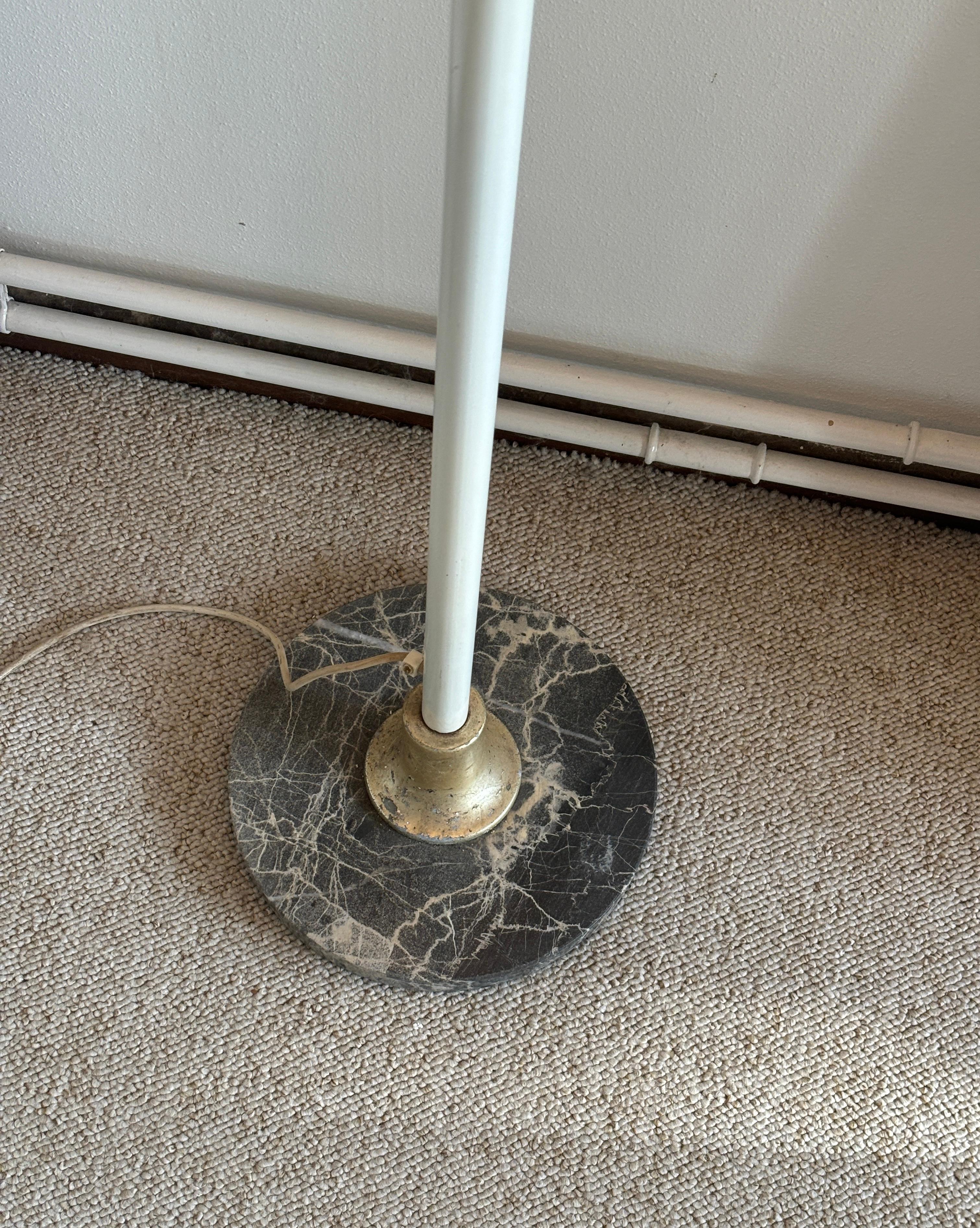 Lampadaire cocon italien des années 60 dans le style de Castiglioni en vente 2