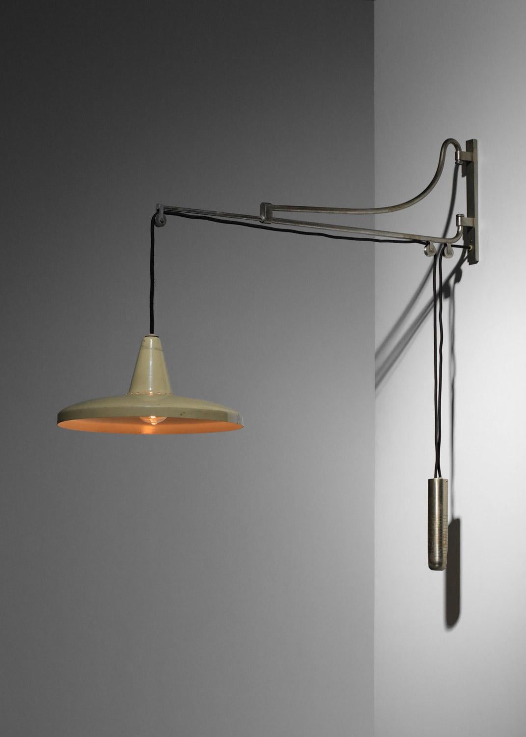 Italienische Wandleuchten mit Gegengewicht aus vernickeltem Messing aus den 60er Jahren im Angebot 1