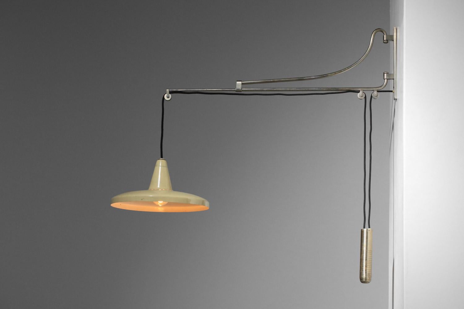 Italienische Wandleuchten mit Gegengewicht aus vernickeltem Messing aus den 60er Jahren im Angebot 2