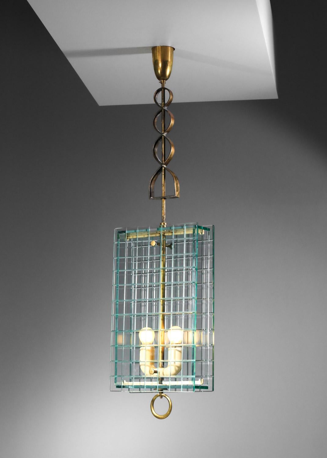 Italienischer Kronleuchter aus Glas und Messing aus den 60er Jahren, Fontana Arte zugeschrieben im Angebot 1