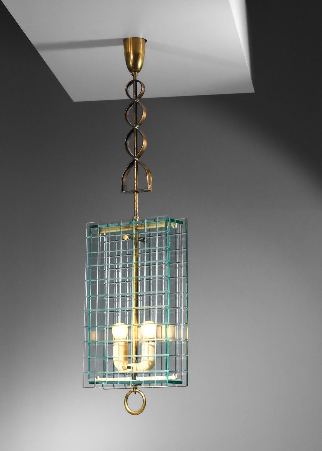 Italienischer Kronleuchter aus Glas und Messing aus den 60er Jahren, Fontana Arte zugeschrieben im Angebot 2