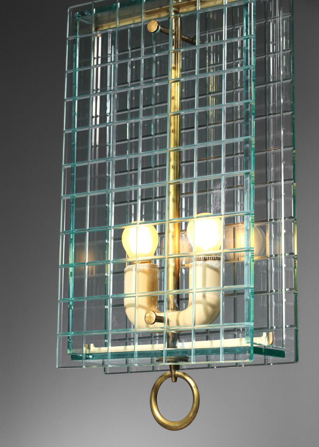 Italienischer Kronleuchter aus Glas und Messing aus den 60er Jahren, Fontana Arte zugeschrieben im Angebot 3