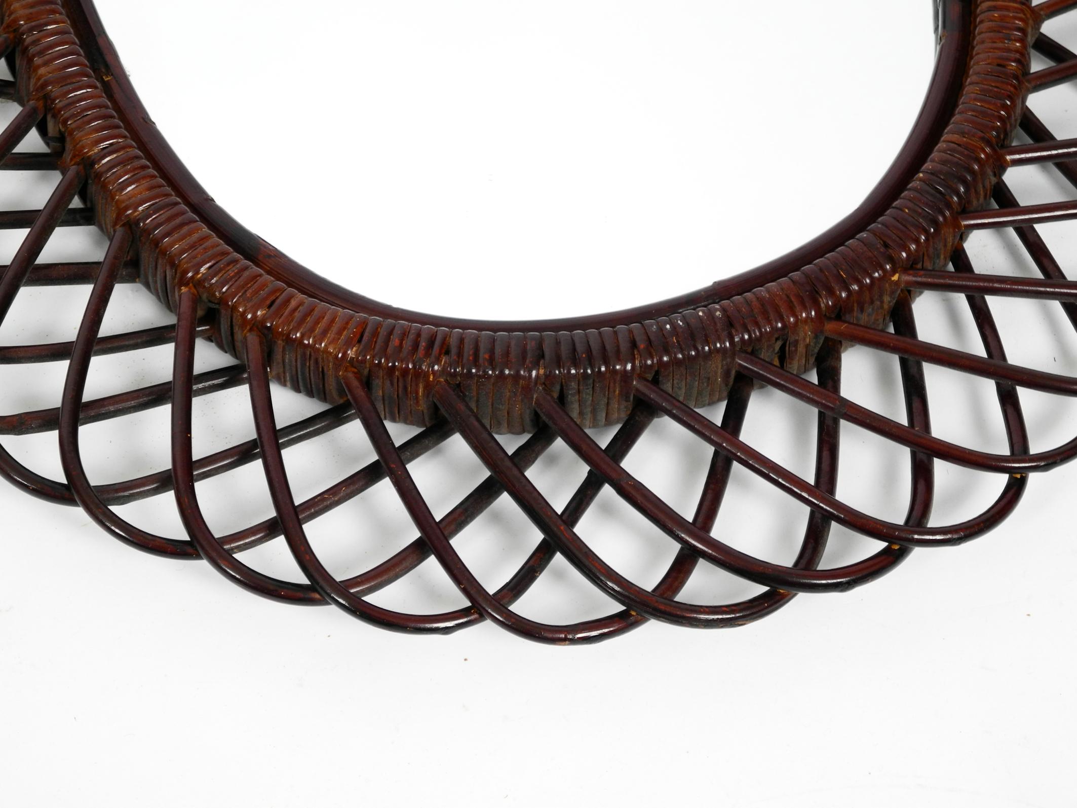 1960s Italian Large Oval Mahogany Colored Bamboo Wall Mirror in Loop Design In Good Condition In München, DE
