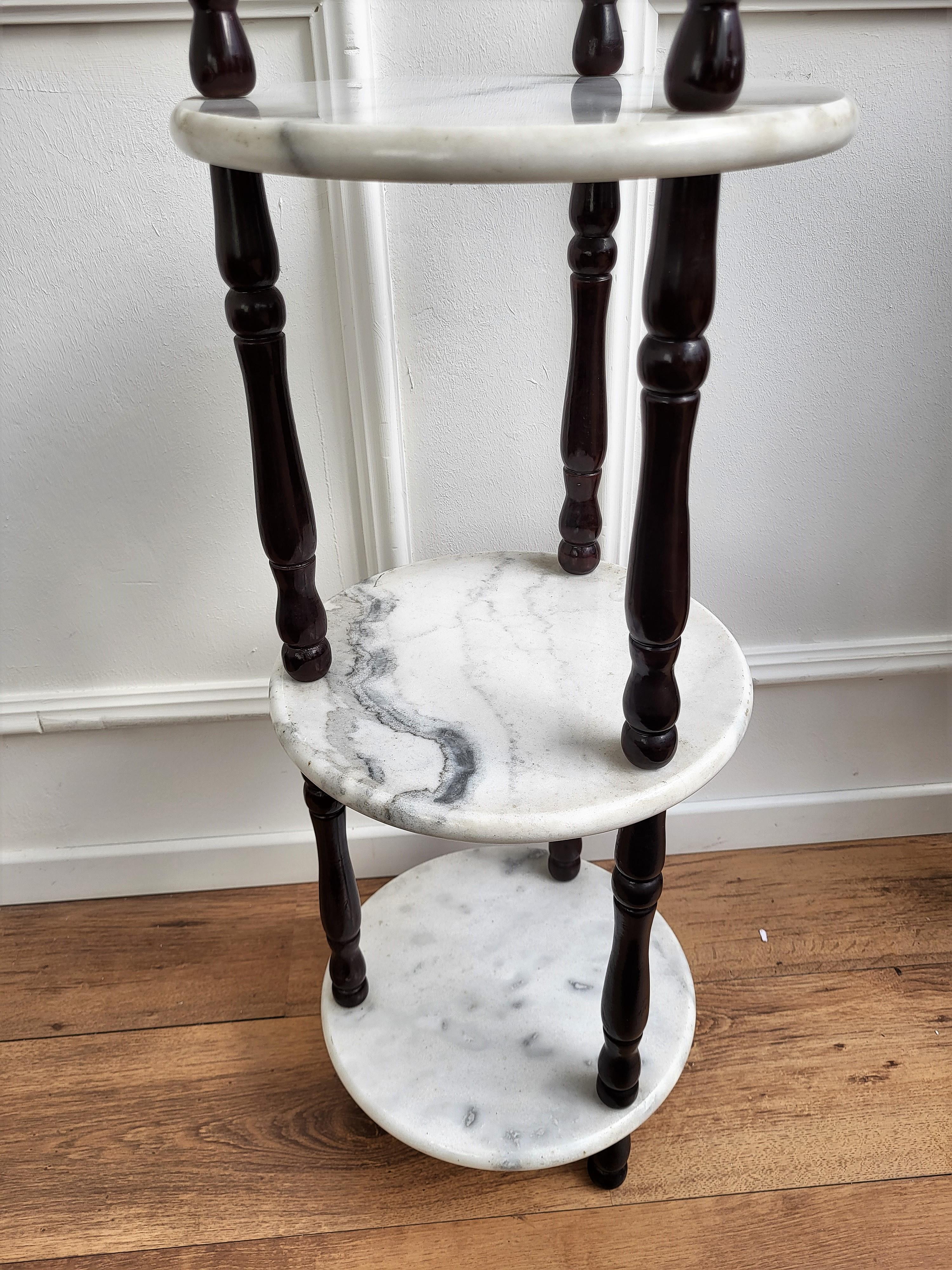 Mid-Century Modern 60s Italian Three Tiered White Carrara Marble and Wood Small Etagere Side Table For Sale