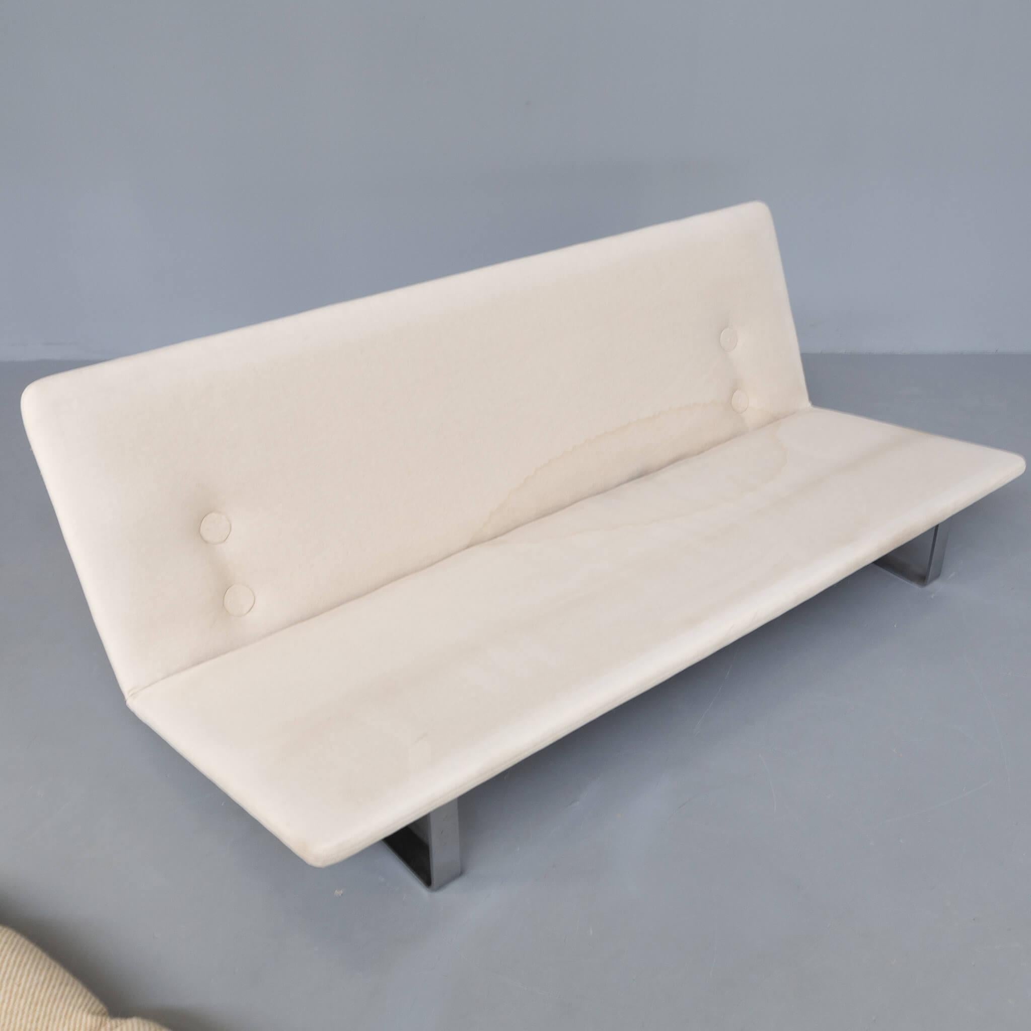 60s Kho Liang Ie C684 Three Seat Sofa for Artifort For Sale 2