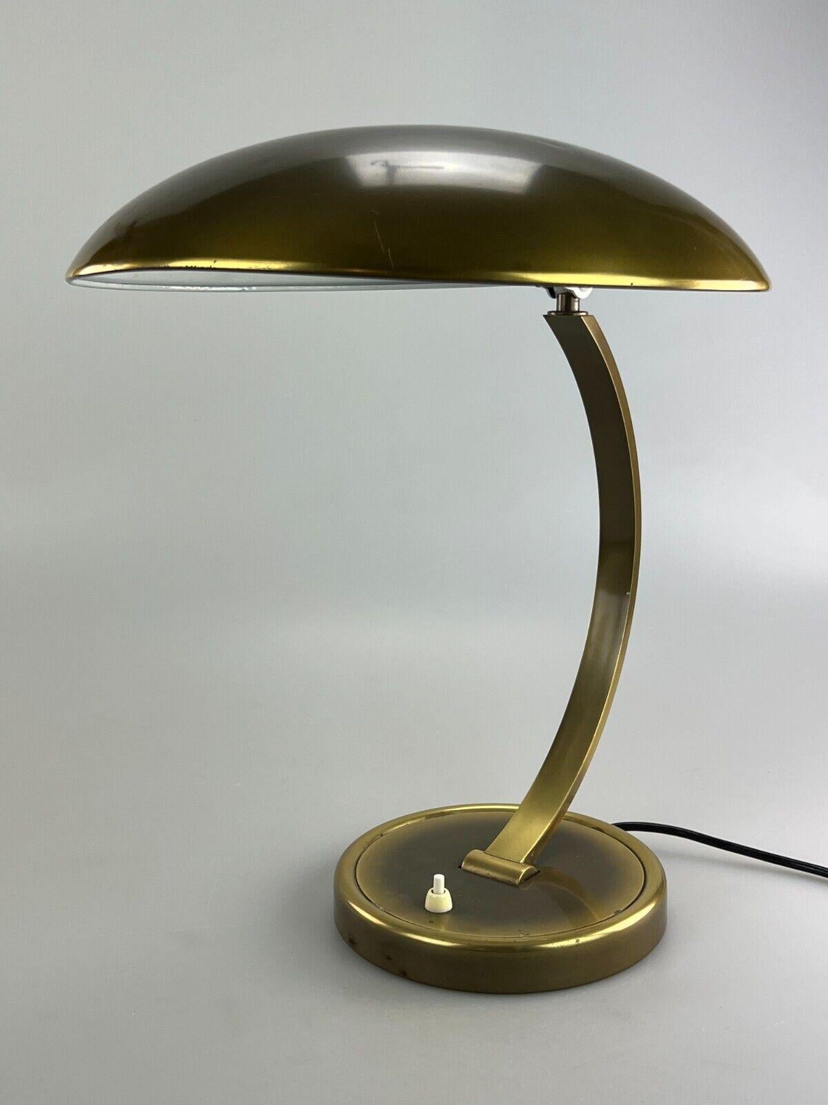 Lampada anni '60 Kaiser Idell Lampada da tavolo 6751 Ottone Design di metà secolo in vendita 1