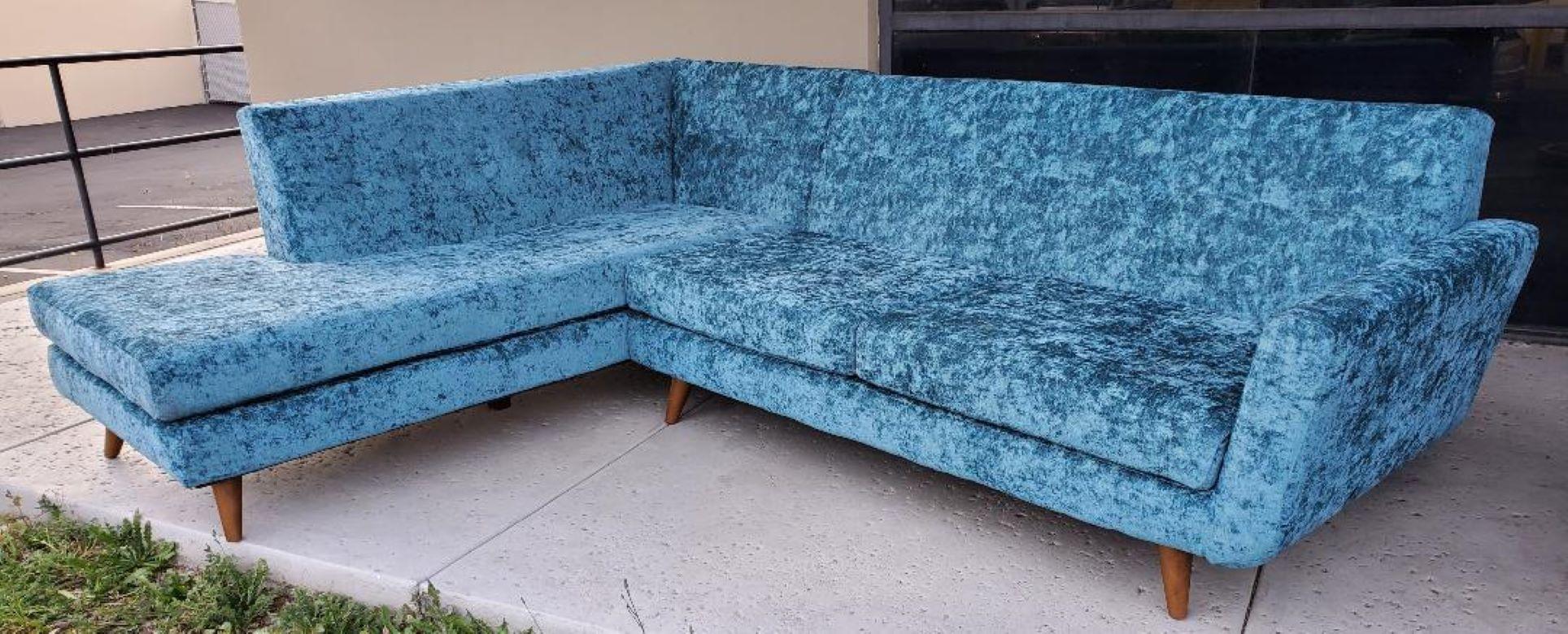 60s Low Slung Style Sectional Tapered Legs Aqua Green Crushed Velvet Upholstery For Sale 7