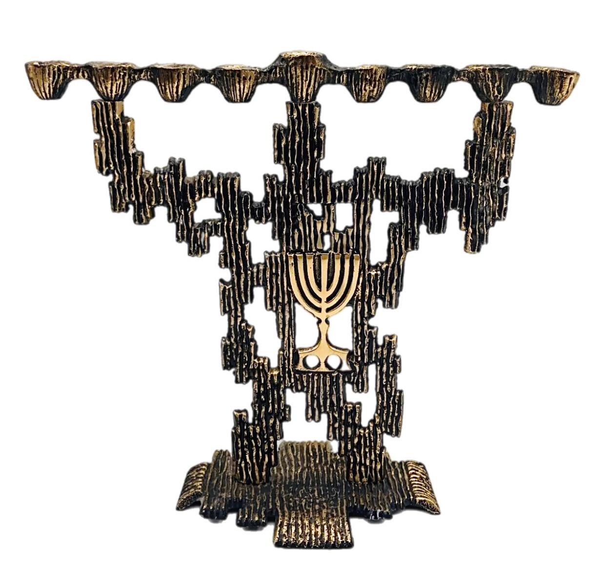 Anni '60 Mid Century Modern Brutalist K.L.A.  Menorah d'arte astratta in ottone Israel In condizioni buone in vendita a St.Petersburg, FL