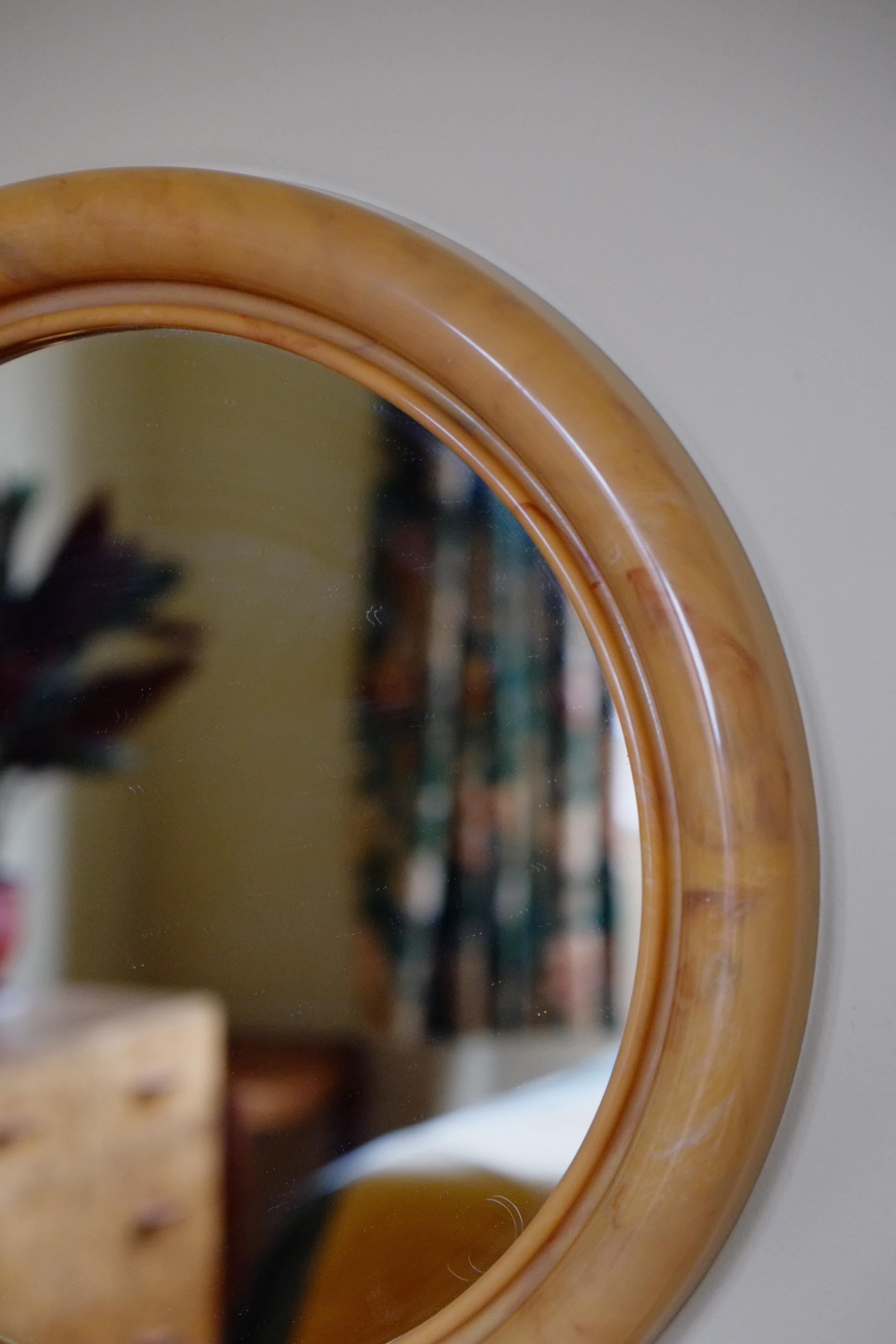 60's Mid Century Retro English Butterscotch Marbled Round Bathroom Mirror  For Sale 2