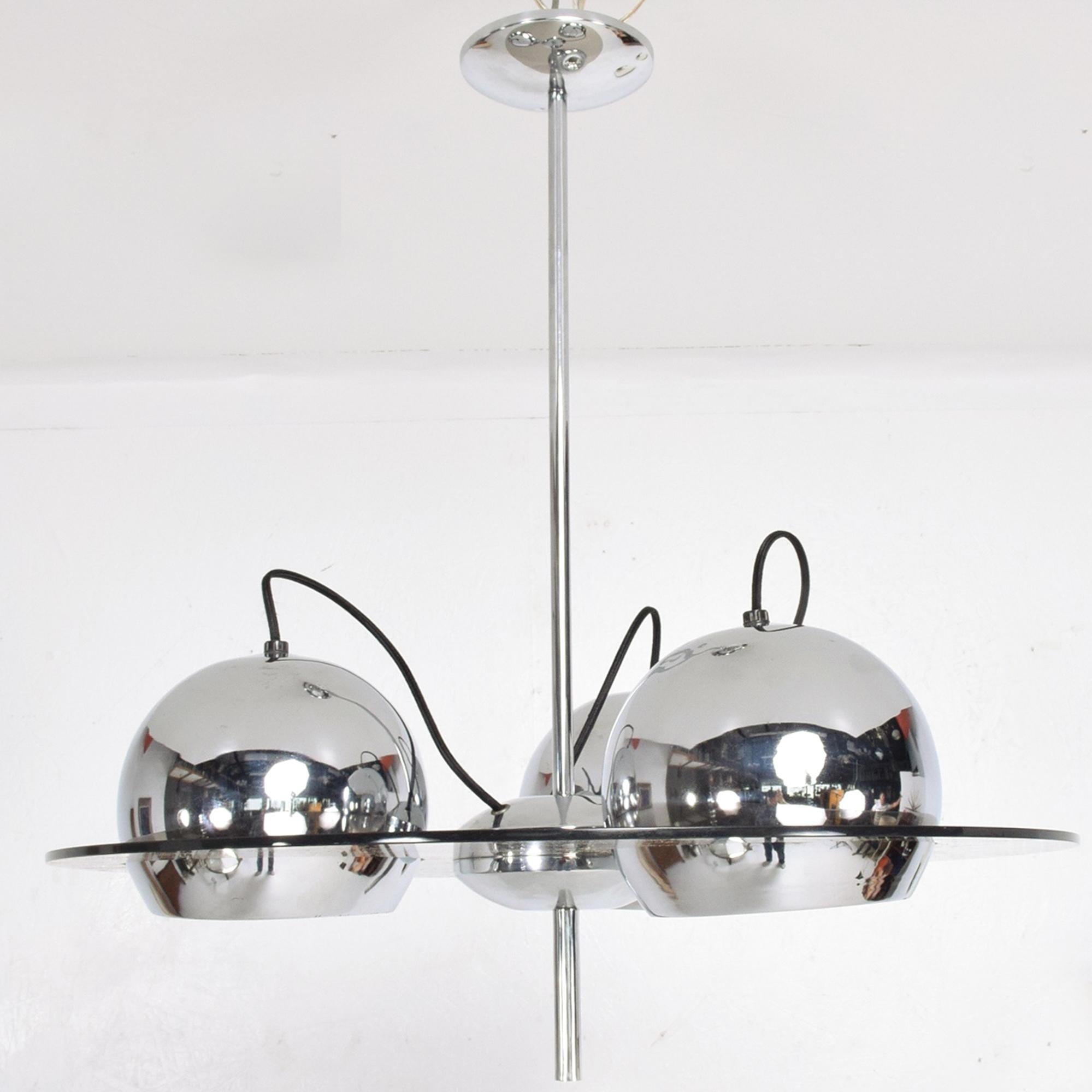 Mid-20th Century 1960s Lightolier Directional 3 Light Globe Pendant Lamp Chrome & Lucite For Sale