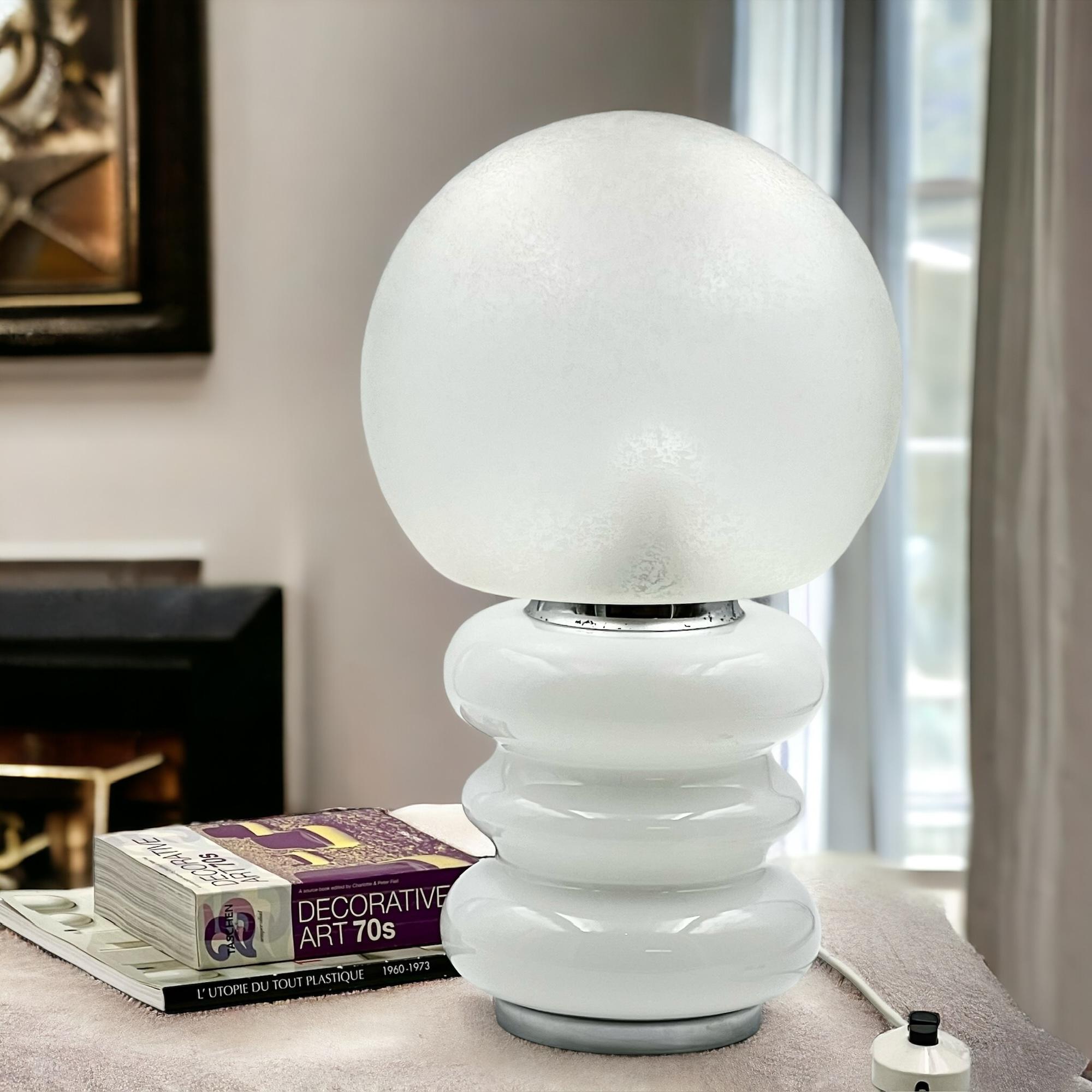 60s Murano Glass Table Lamp with Ice Crystal Effect - Iconic Design Lighting For Sale 4