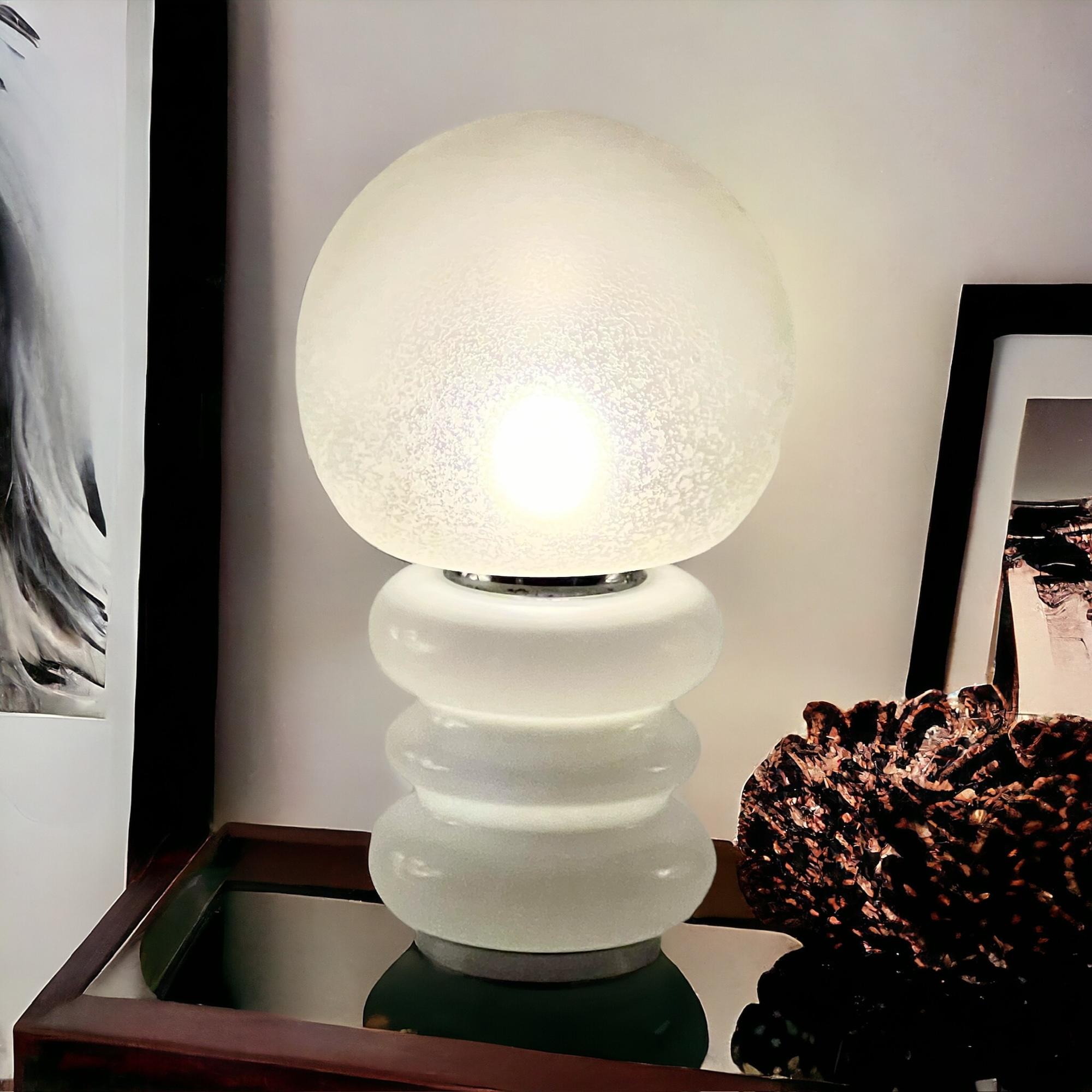 60s Murano Glass Table Lamp with Ice Crystal Effect - Iconic Design Lighting For Sale 3
