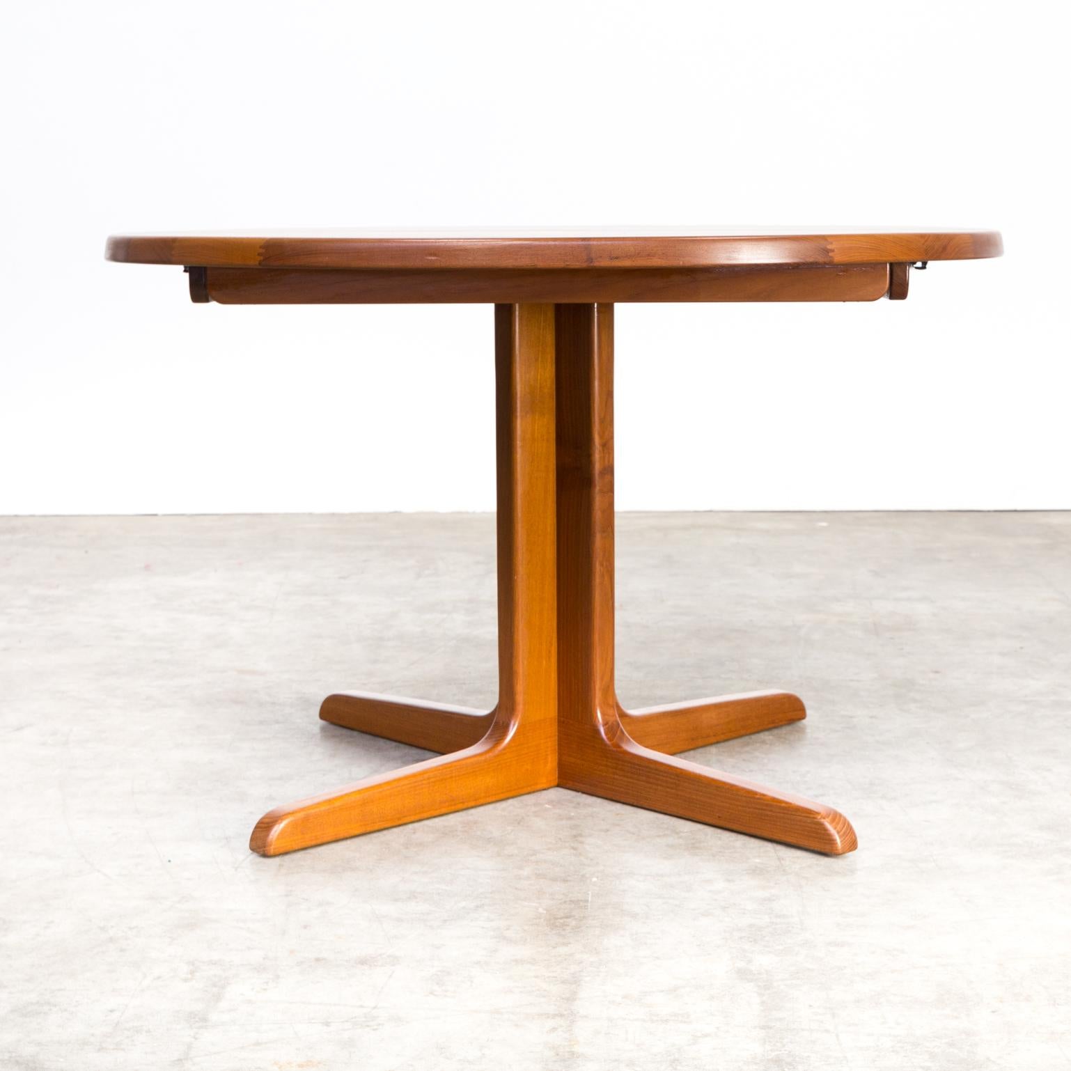 1960s Niels Bach Extendable Dinner Table for Niels Bach a/S For Sale 3