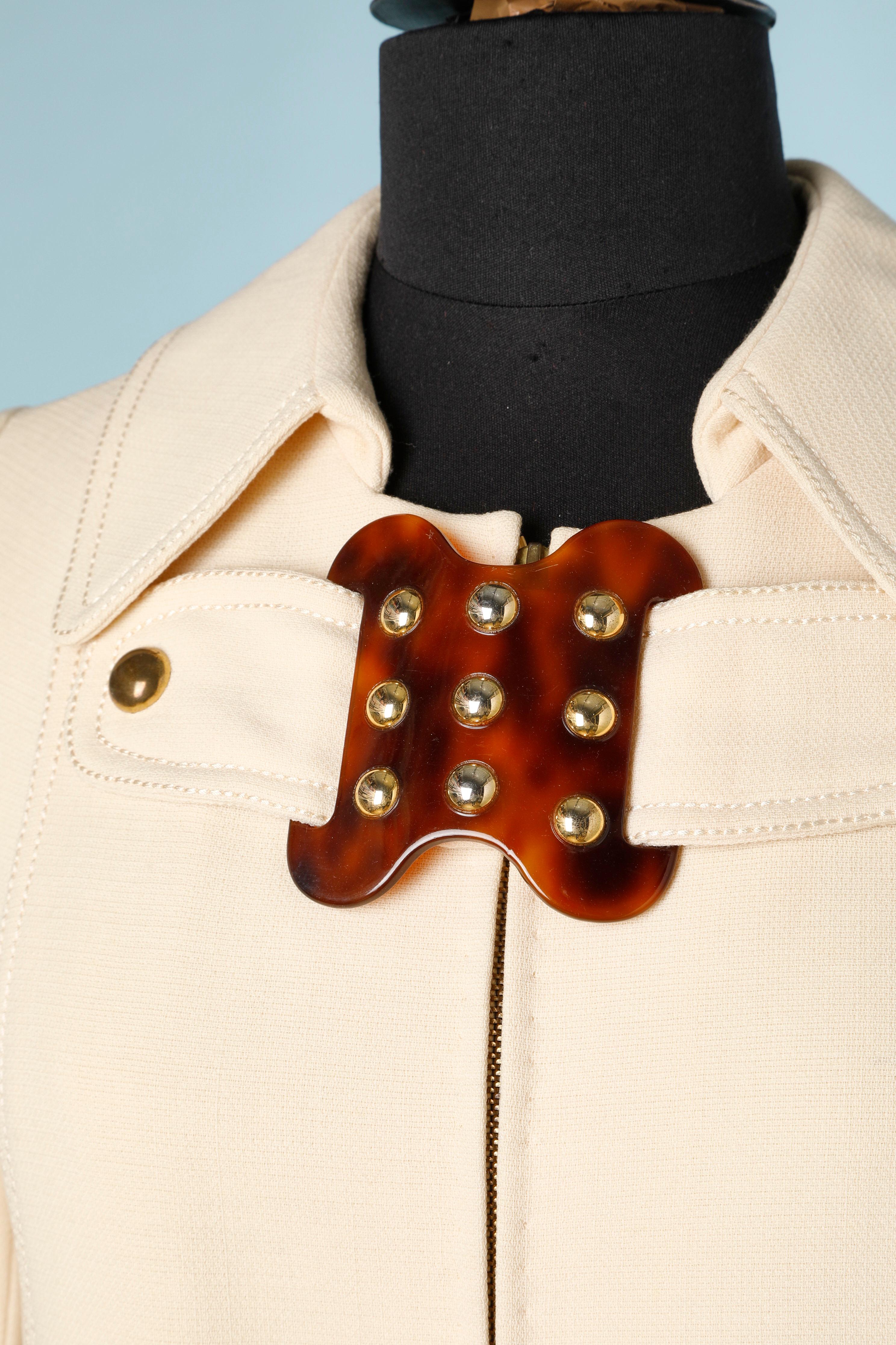 60's Off-white coat in dry  wool with plastic plates in tortuga pattern and gold metal studs 