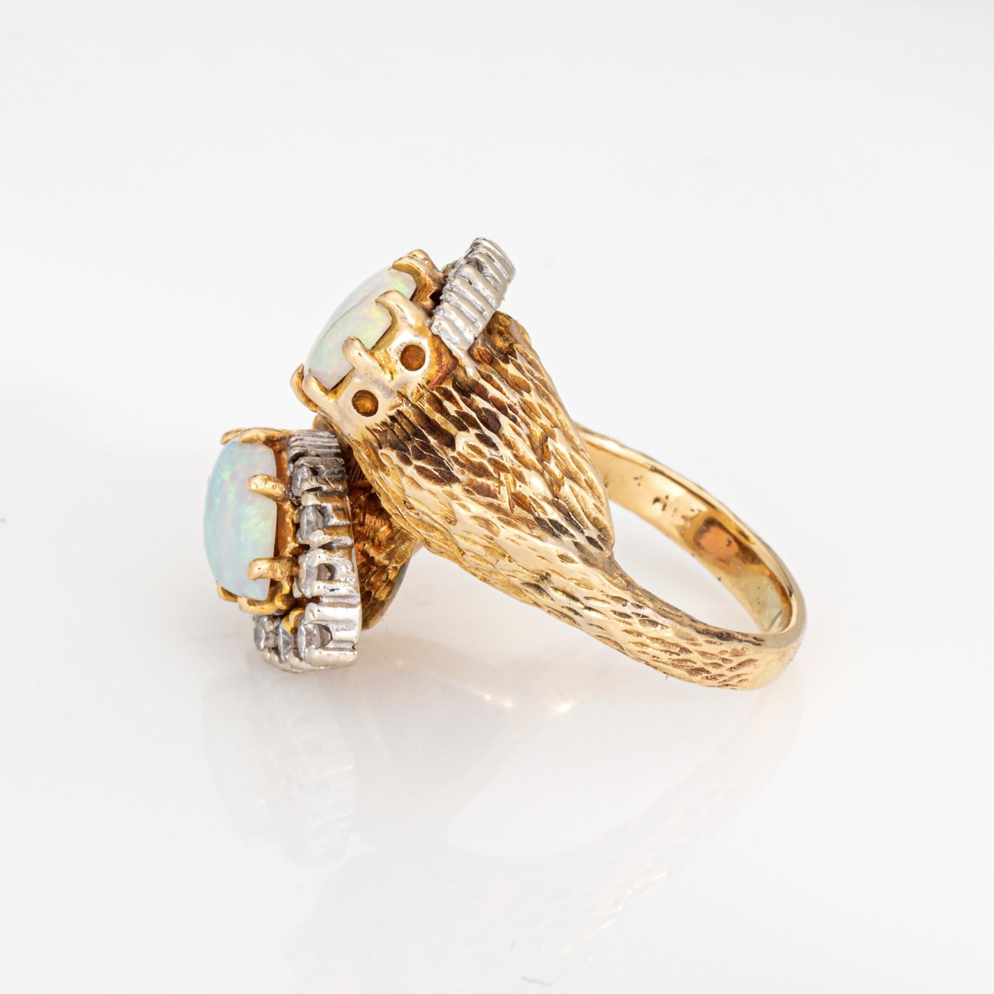 Cabochon Anello opale e diamante anni '60 Toi et Moi Vintage in oro giallo 18k Sz 4 Gioielli di pregio in vendita
