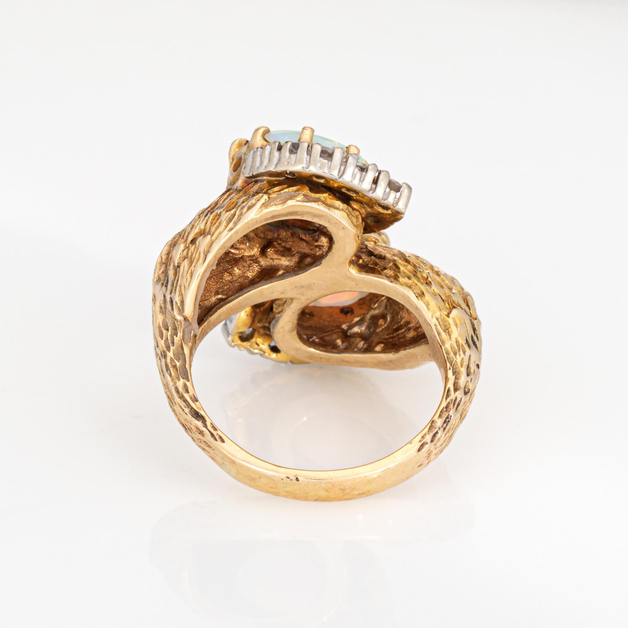 Anello opale e diamante anni '60 Toi et Moi Vintage in oro giallo 18k Sz 4 Gioielli di pregio In condizioni buone in vendita a Torrance, CA