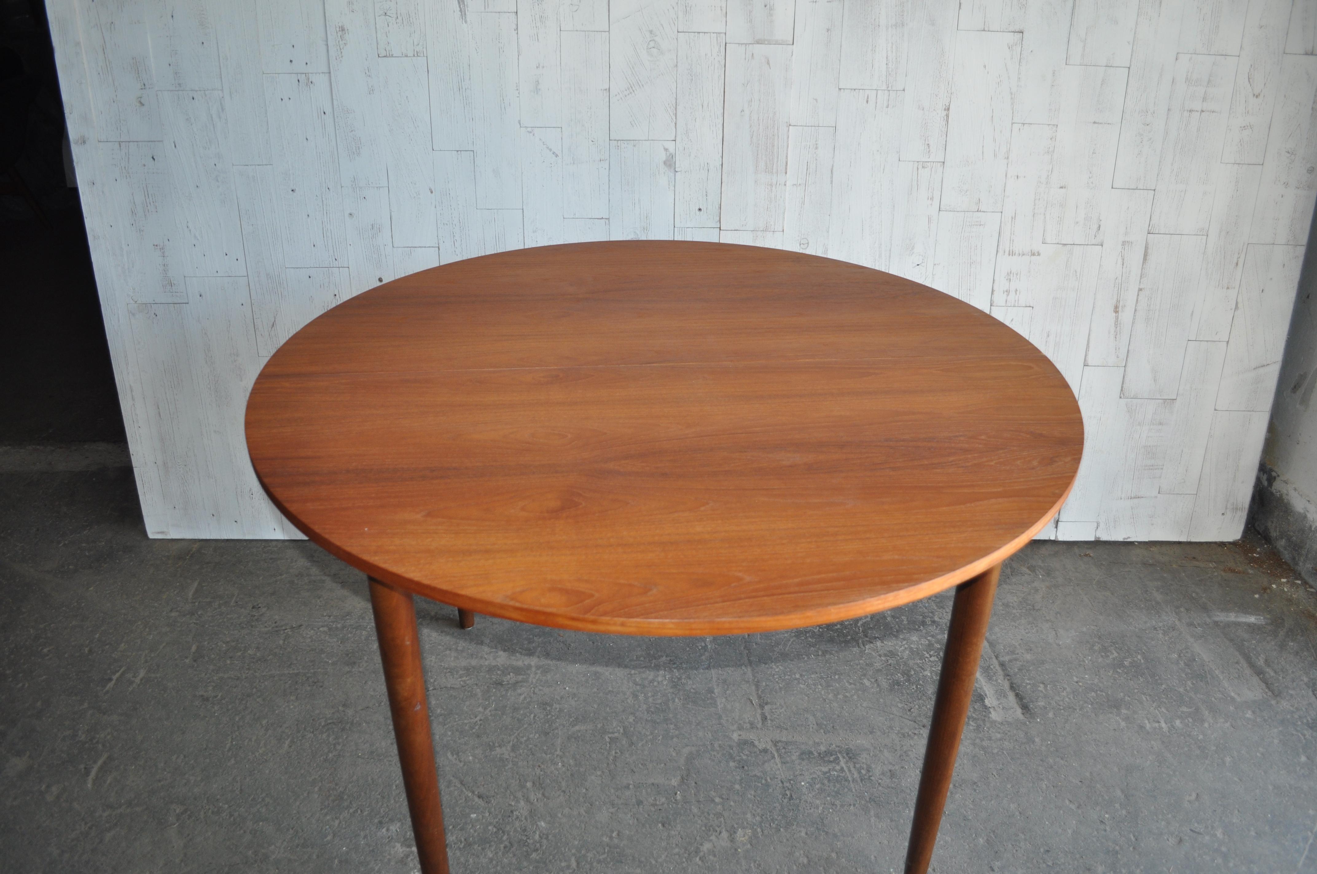 Mid-Century Modern 1960s Original G Plan E Gomme Vintage Midcentury Round Extending Dining Table For Sale