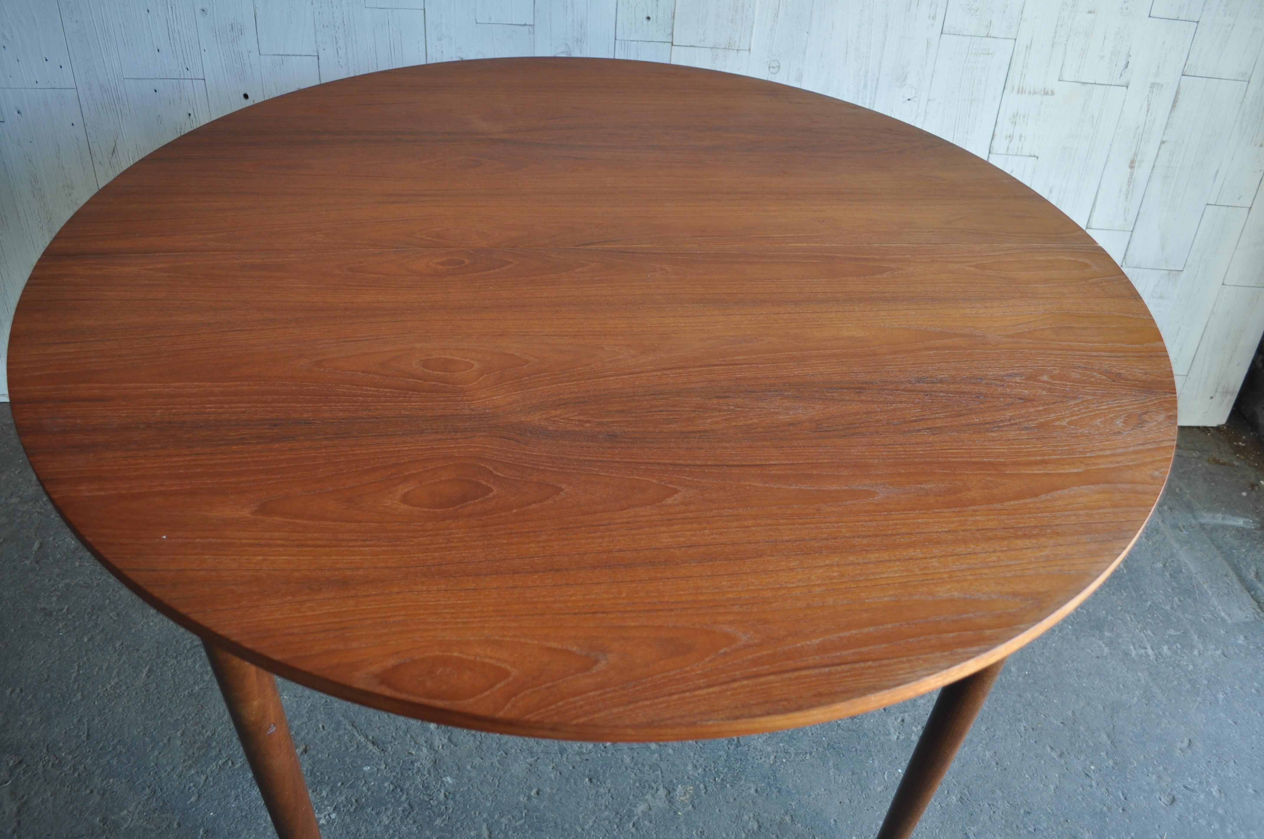 Stained 1960s Original G Plan E Gomme Vintage Midcentury Round Extending Dining Table For Sale