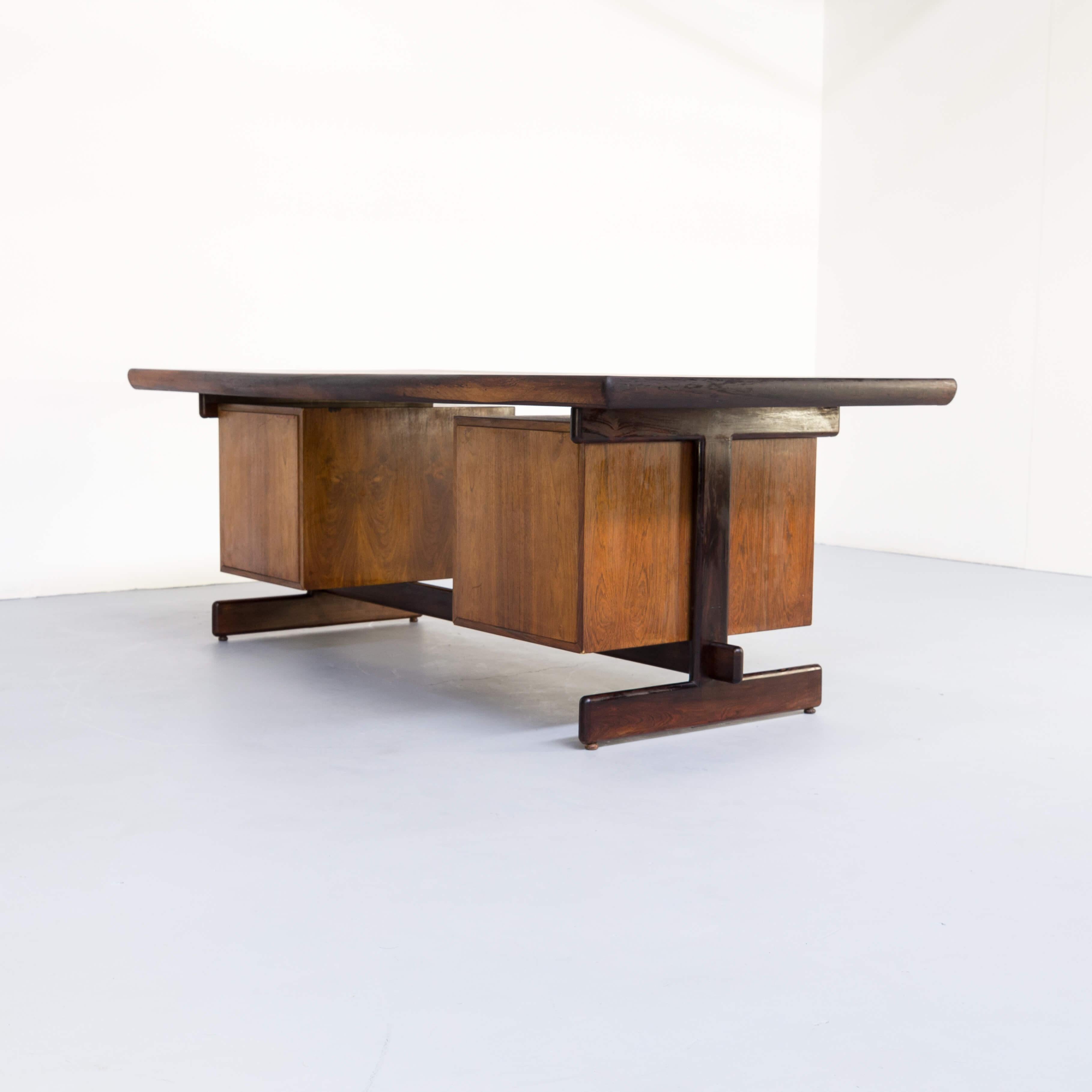 Presidential Executive Rosewood Office Desk in the Manor of Serge Rodrigues For Sale 2