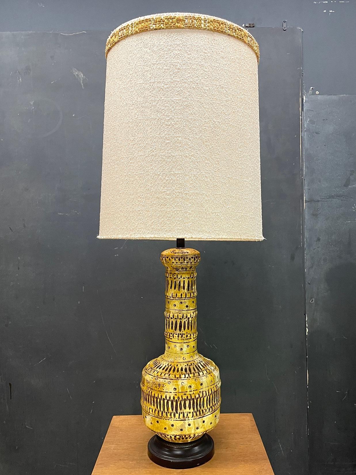 Mid-Century Modern 60s Psychedelic Era Polychromed Plaster Lamp Flower Power Yellow Mod as Panton For Sale