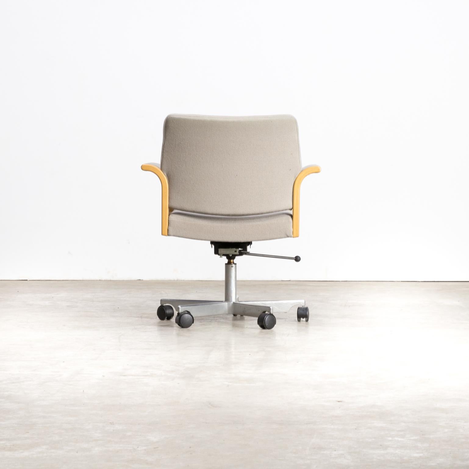 1960s Rud Thygesen & Johnny Sørensen Swivel Desk Chair for Magnus Olesen (Mitte des 20. Jahrhunderts) im Angebot