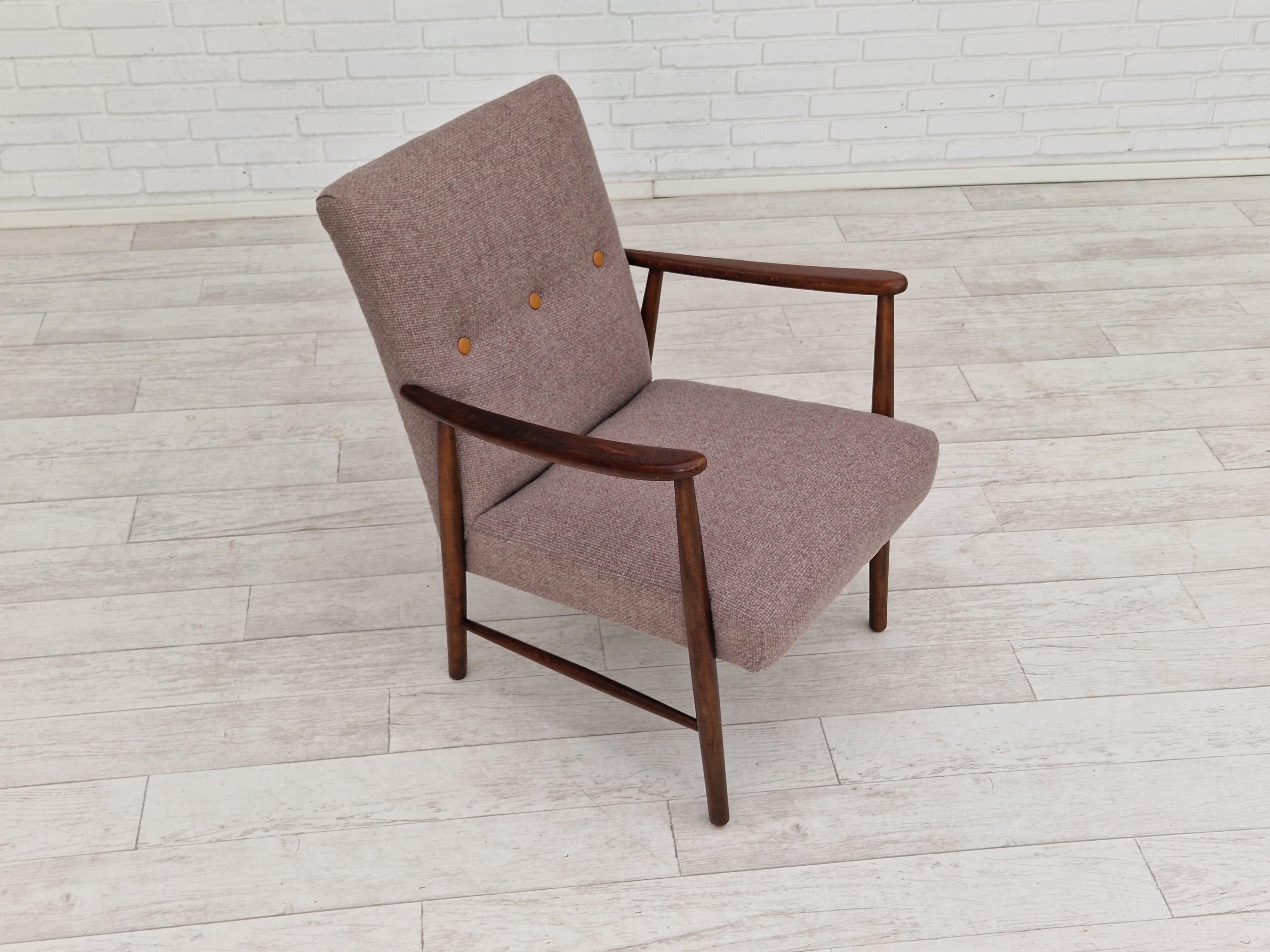 Suédois 60s, design suédois, fauteuil remis à neuf, laine de mobilier. en vente