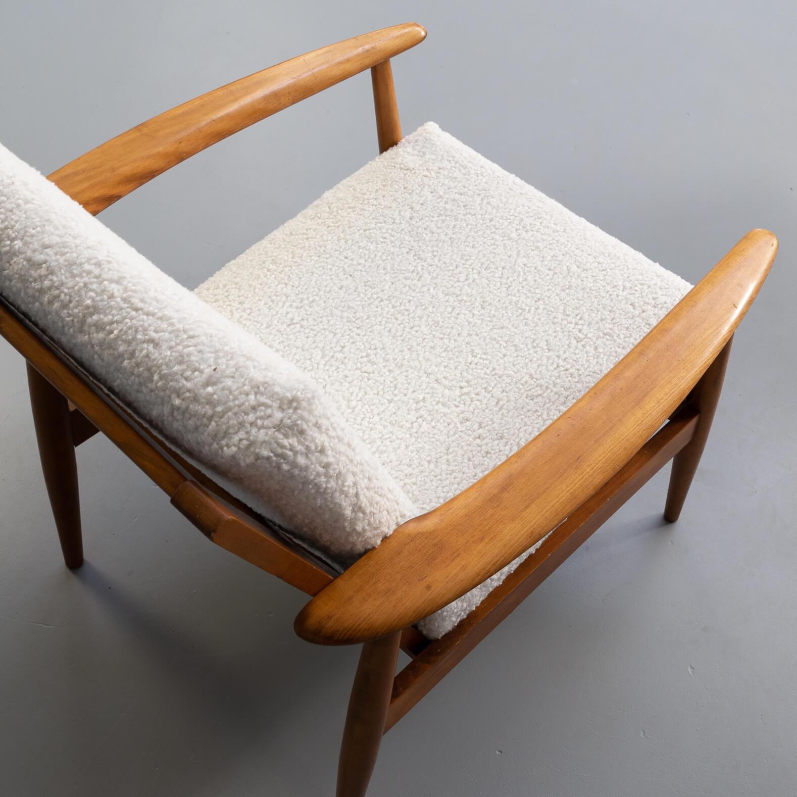 60s Teak Lounge Fauteuil with New Woolen ‘Teddy’ Fabric For Sale 2