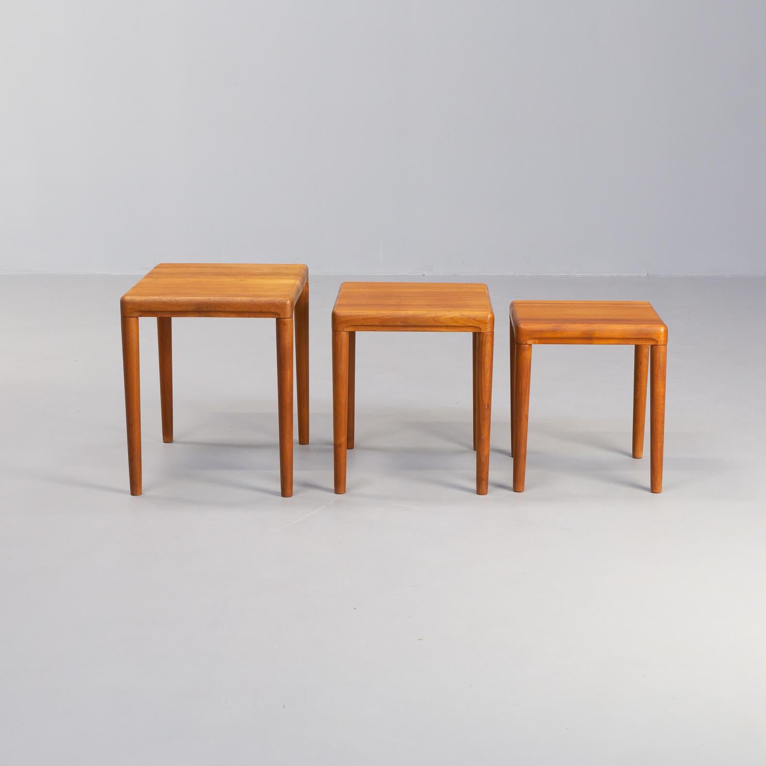 60s Teak Set of Nesting Tables for Dyrlund In Good Condition For Sale In Amstelveen, Noord