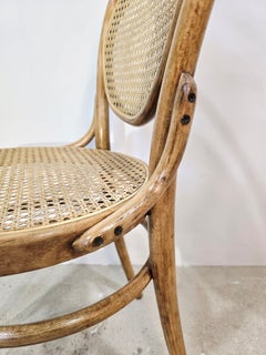 Chaise Thonet No. 15 des années 60, en bois courbé et cannage, très patinée