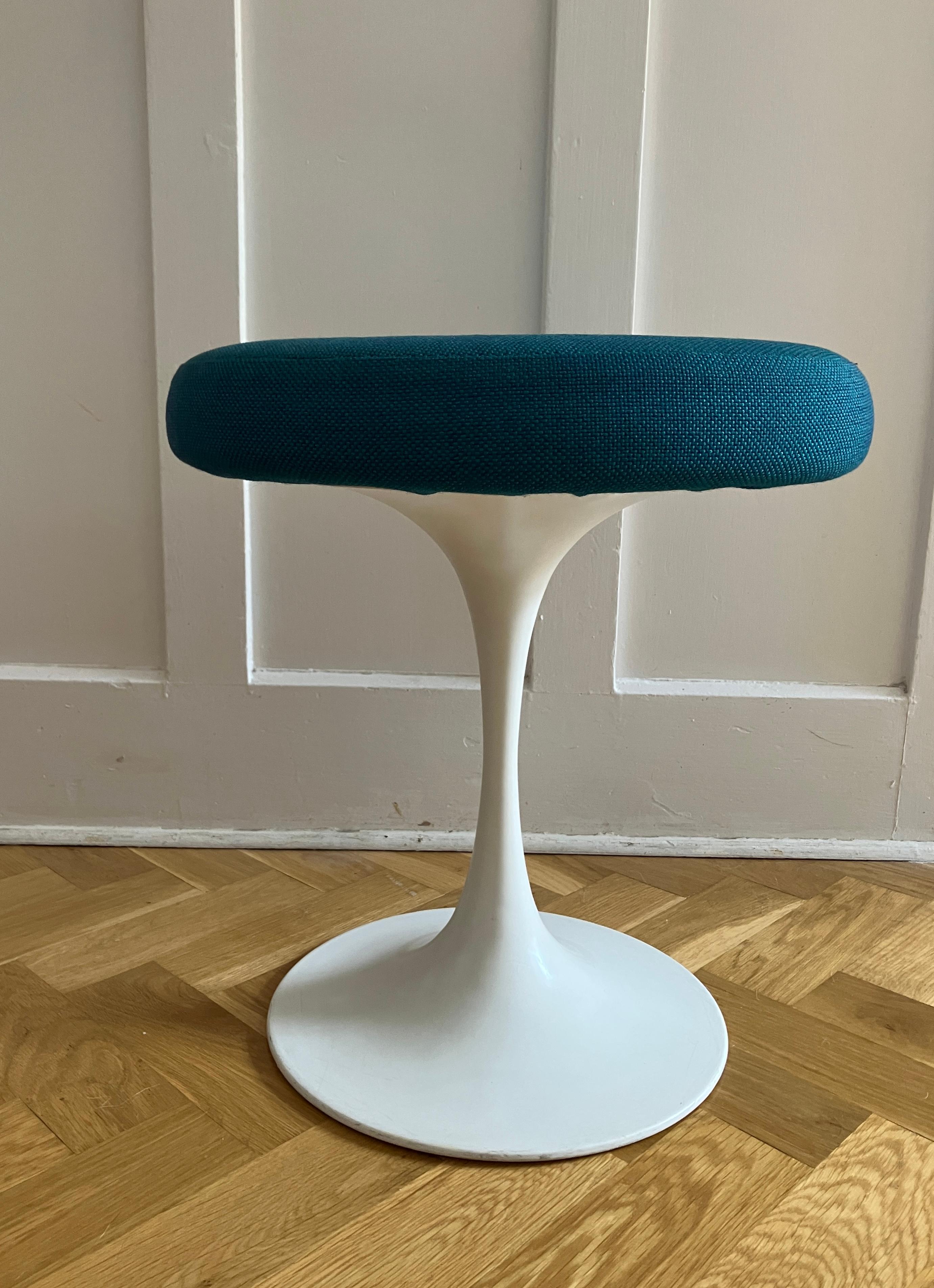Mid-Century moderno Sgabello Tulip Chair degli anni '60 di Maurice Burke per Arkana in vendita
