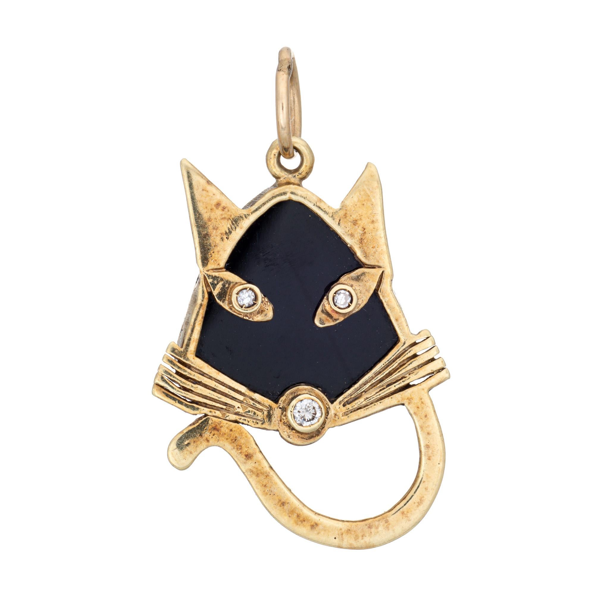 Moderne 60s Vintage Black Cat Charm Diamond Eyes Onyx Kitty 14k Gold Pendant Animal en vente