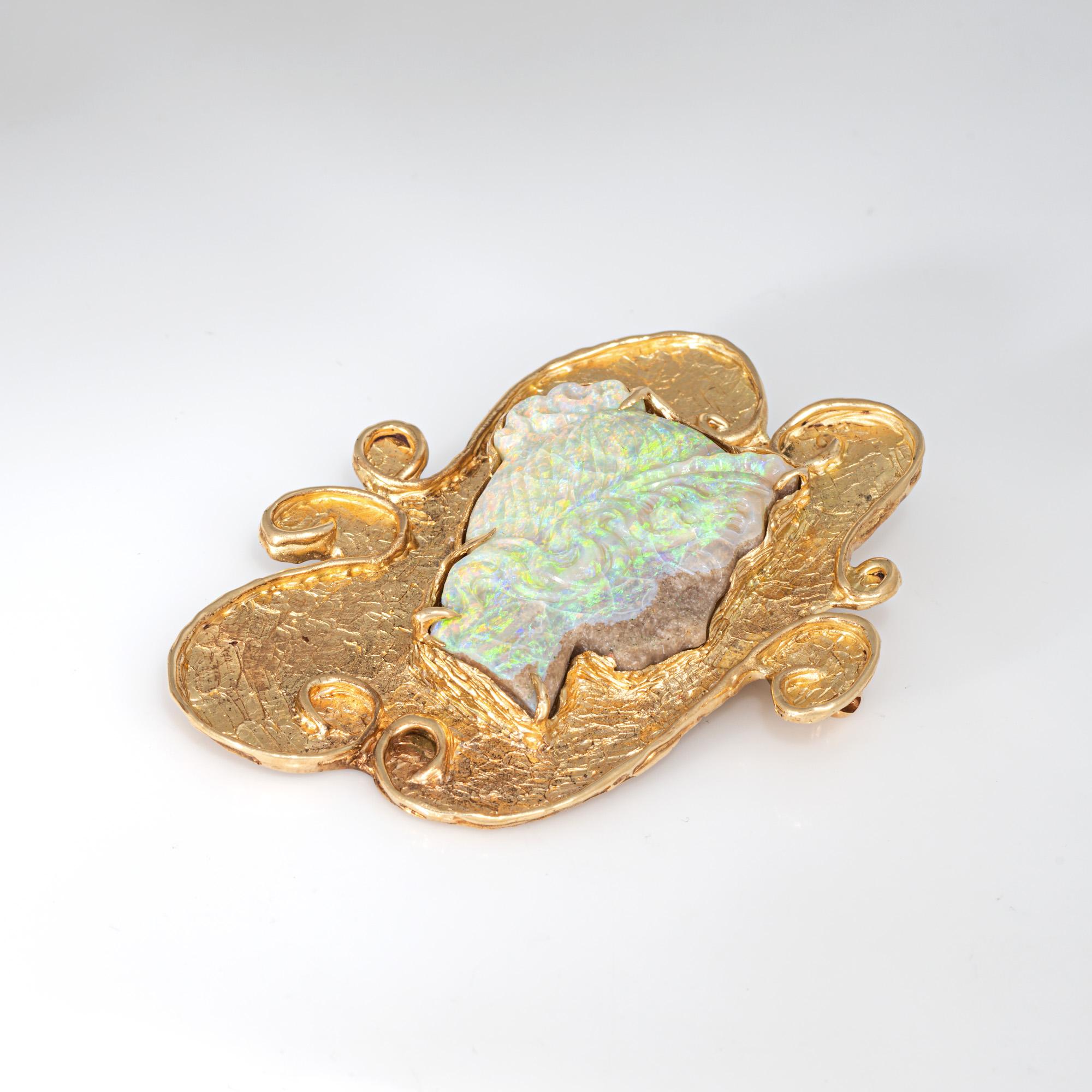 Moderno Ciondolo Opale Cameo intagliato anni '60 in oro giallo 14k Spilla Estate Jewelry in vendita