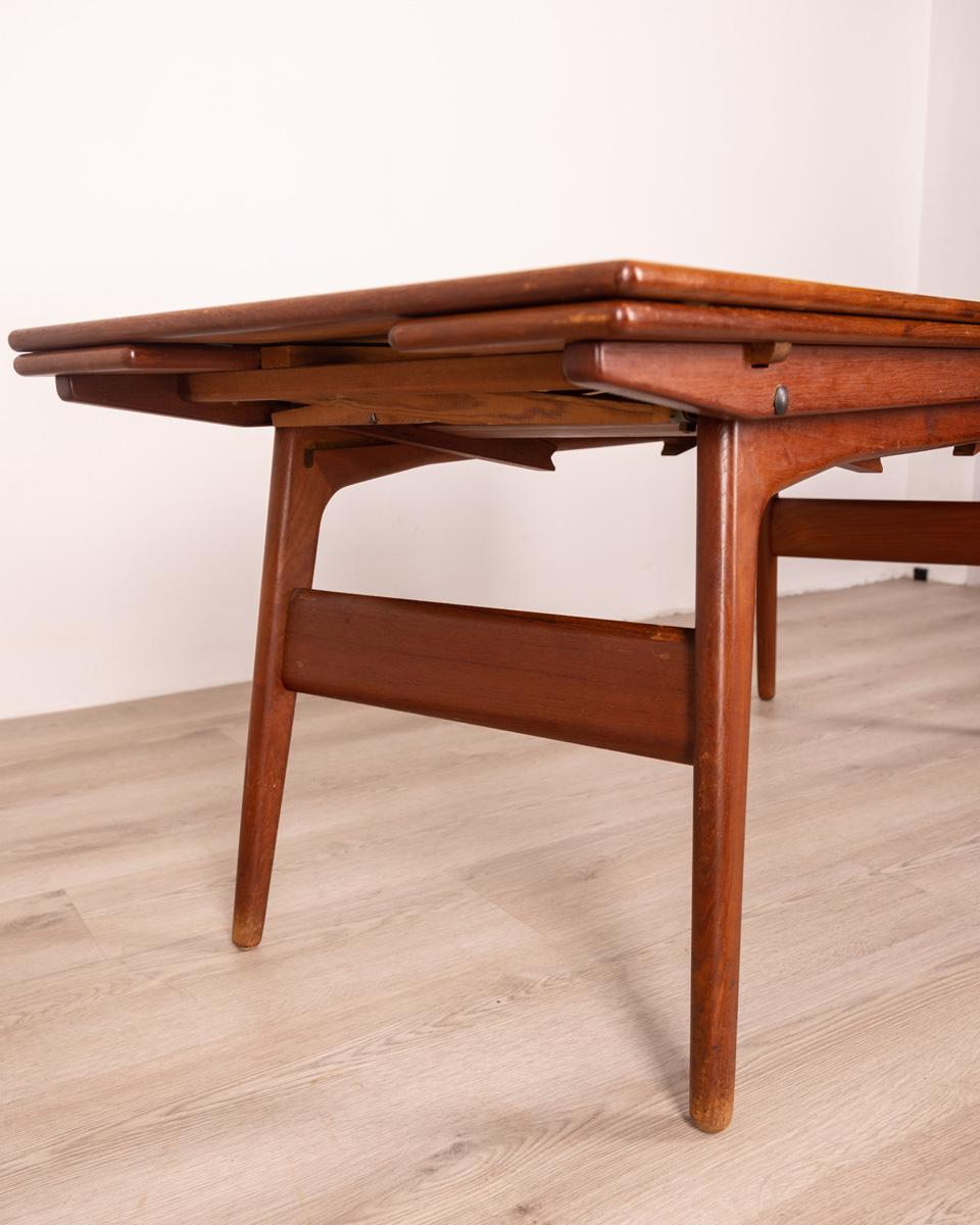 1960s Vintage Copenhagen Coffee Table in Teak Wood Danish Design For Sale 6