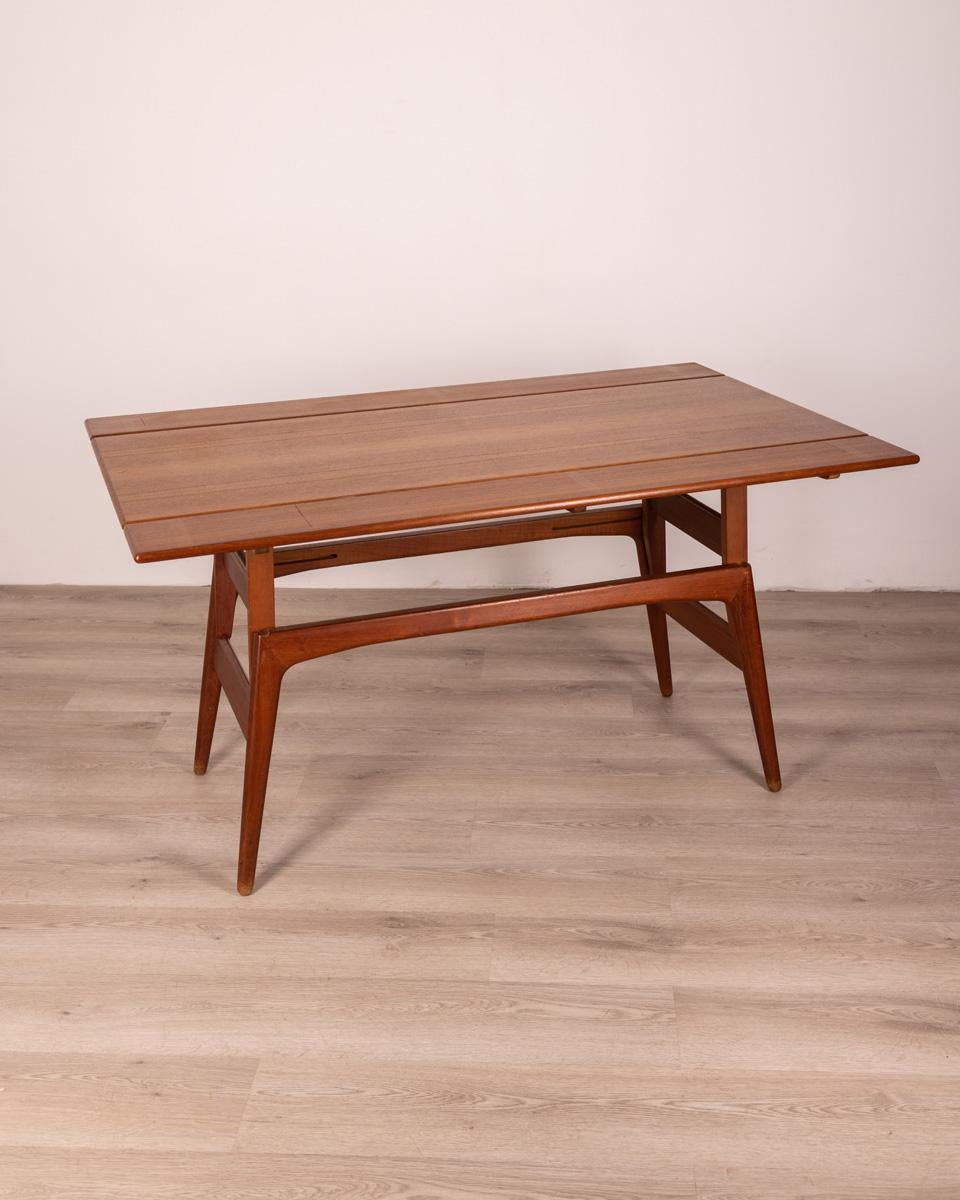 1960s Vintage Copenhagen Coffee Table in Teak Wood Danish Design For Sale 3