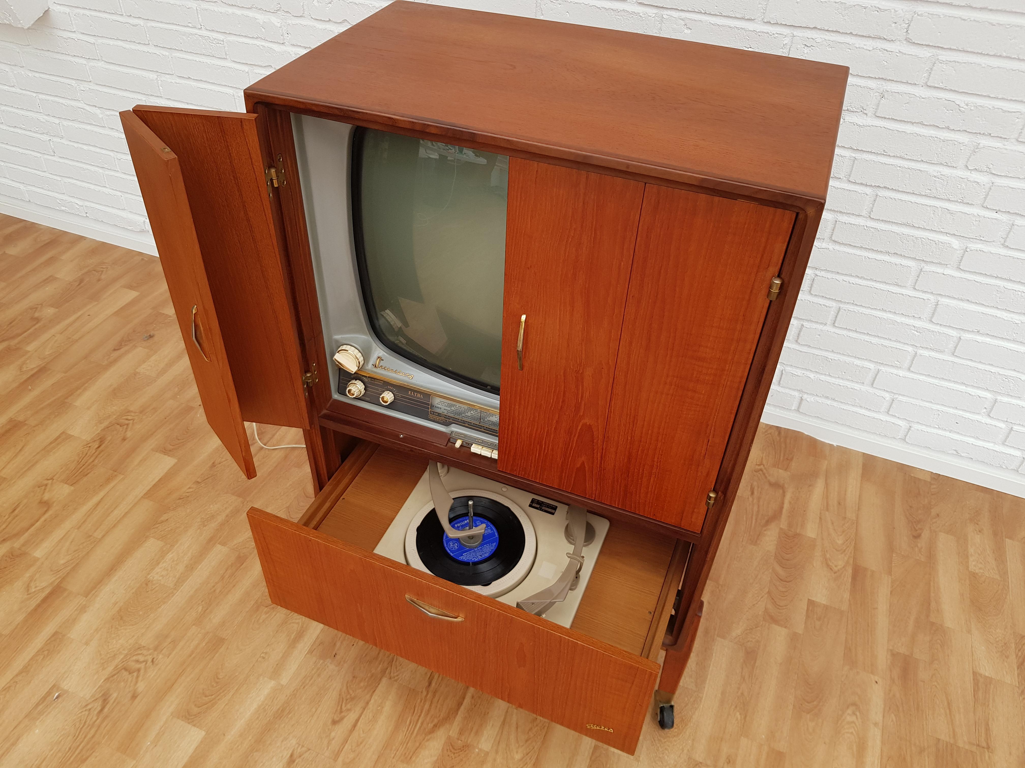 Armoire-TV danoise vintage, grammophone, radio, Eltra Bella Vista, bois de teck, années 60 en vente 1