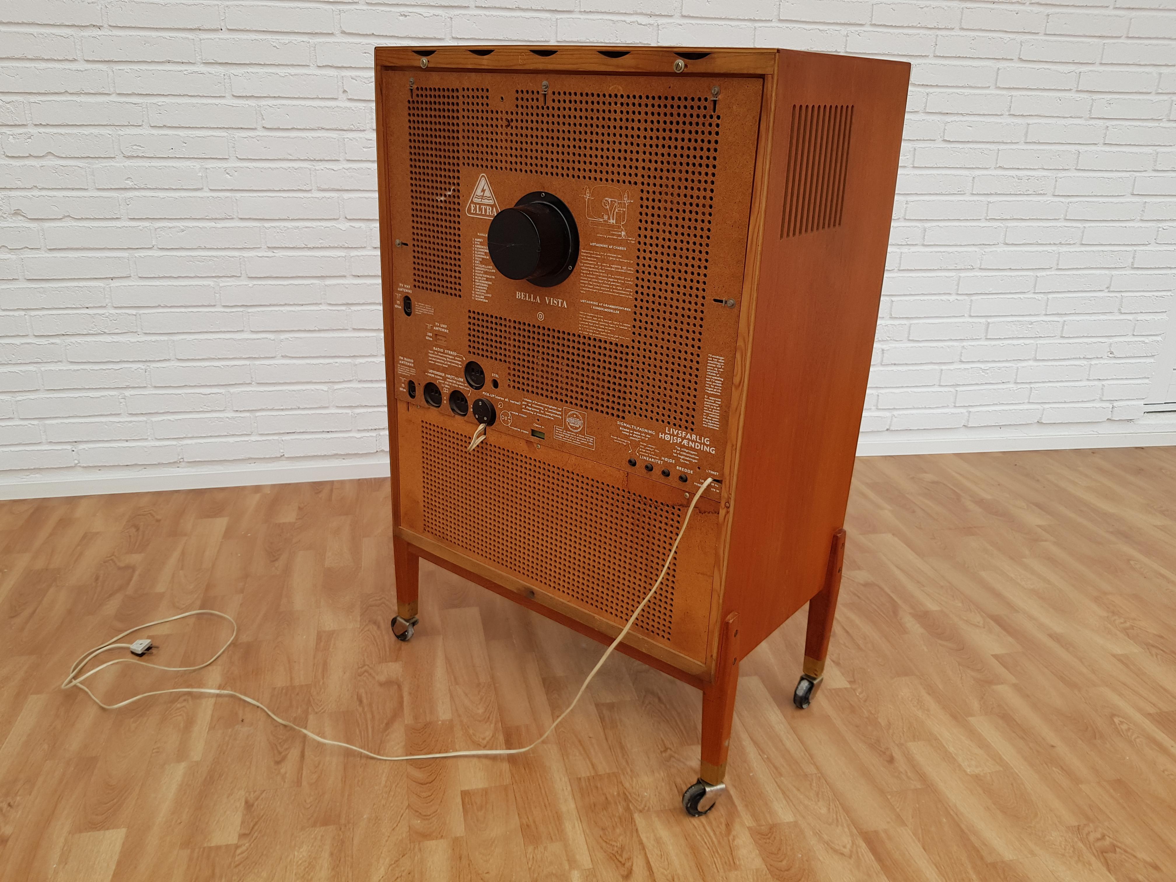 Anni '60, mobile danese vintage per TV, grammofono, radio, Eltra Bella Vista, legno di teak in vendita 6