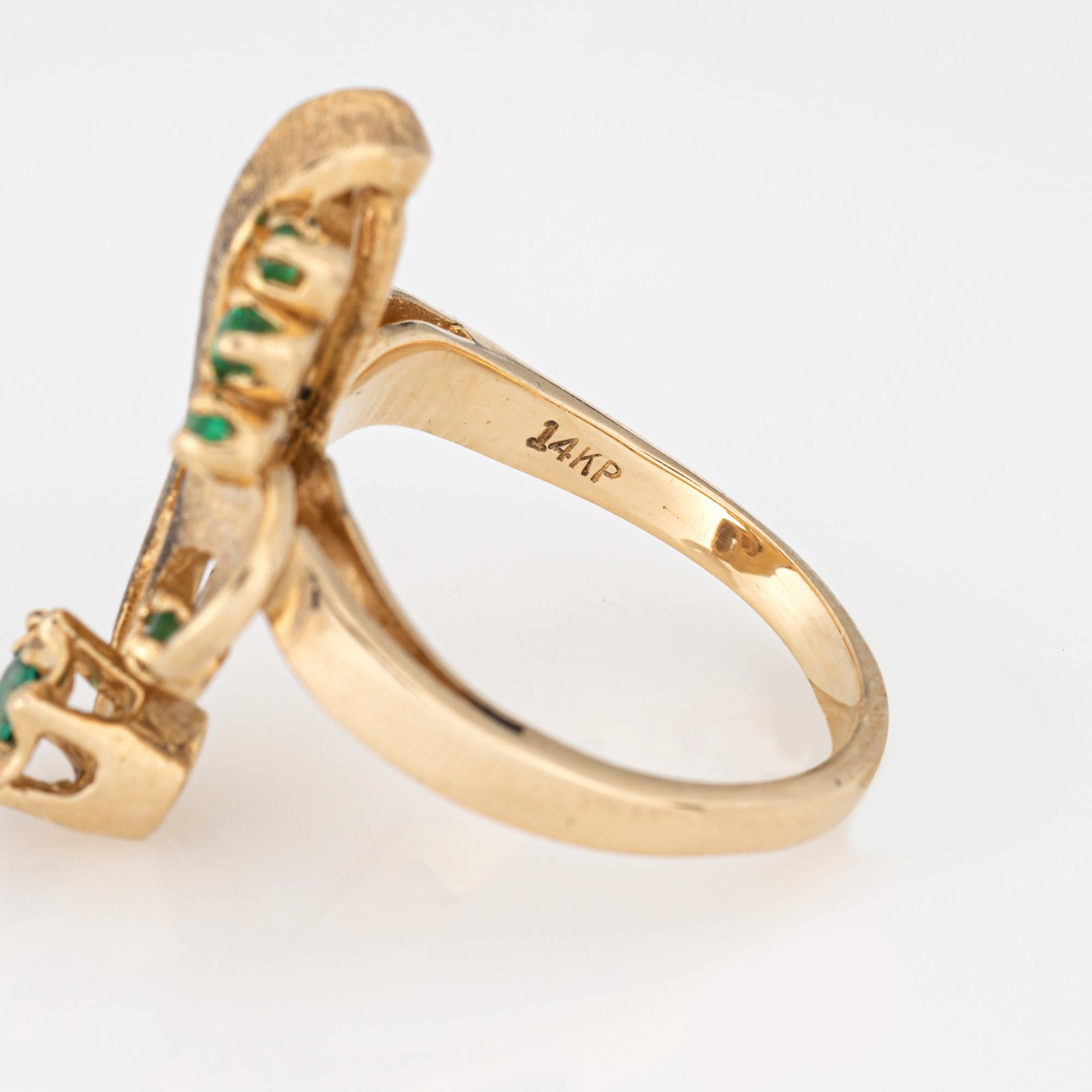 60s Vintage Smaragd Scroll Ring Sz 6 14k Gold Band Cocktail Fine Jewelry im Angebot 1