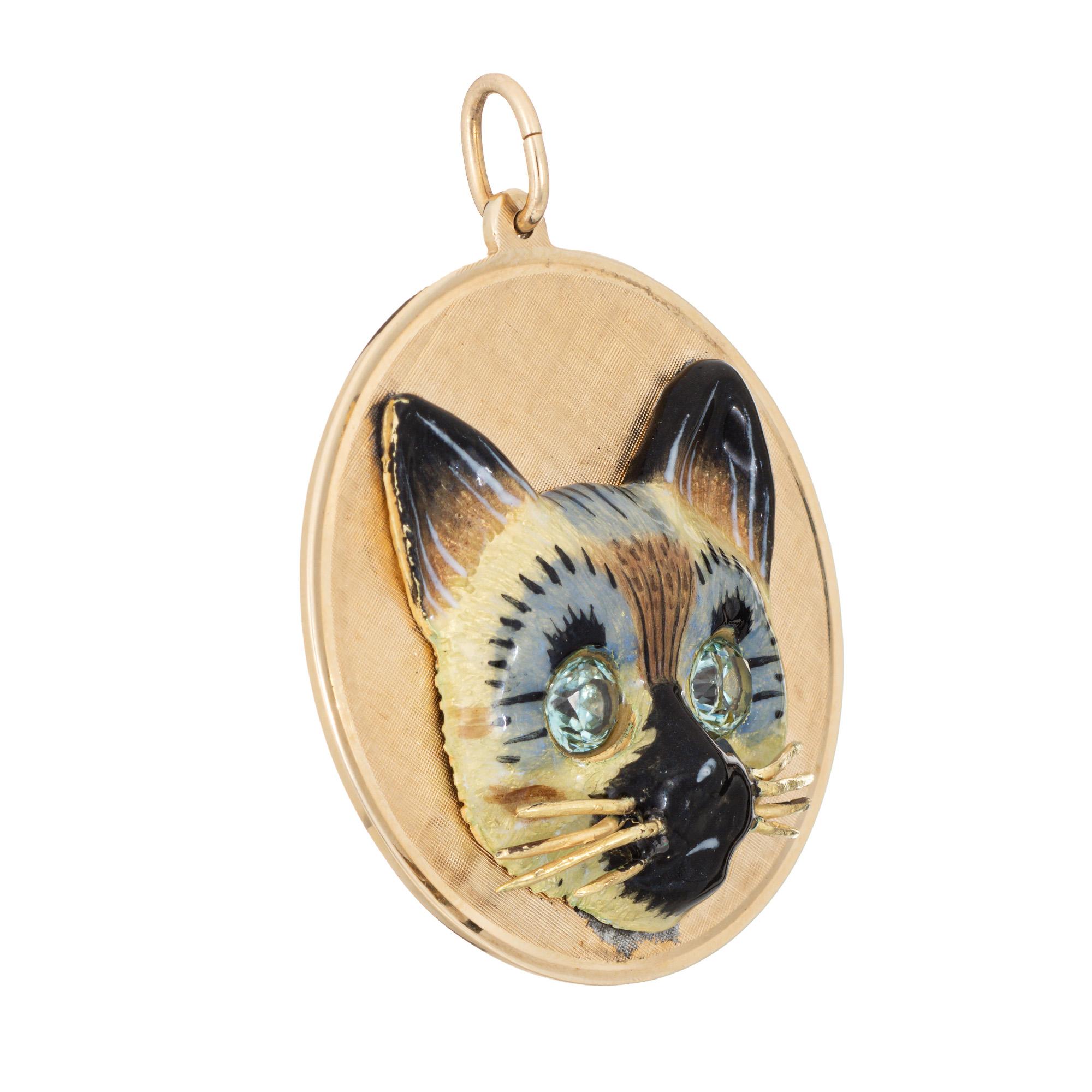 Modern 60s Vintage Siamese Cat Medallion Pendant 14k Yellow Gold Vintage Animal Jewelry For Sale