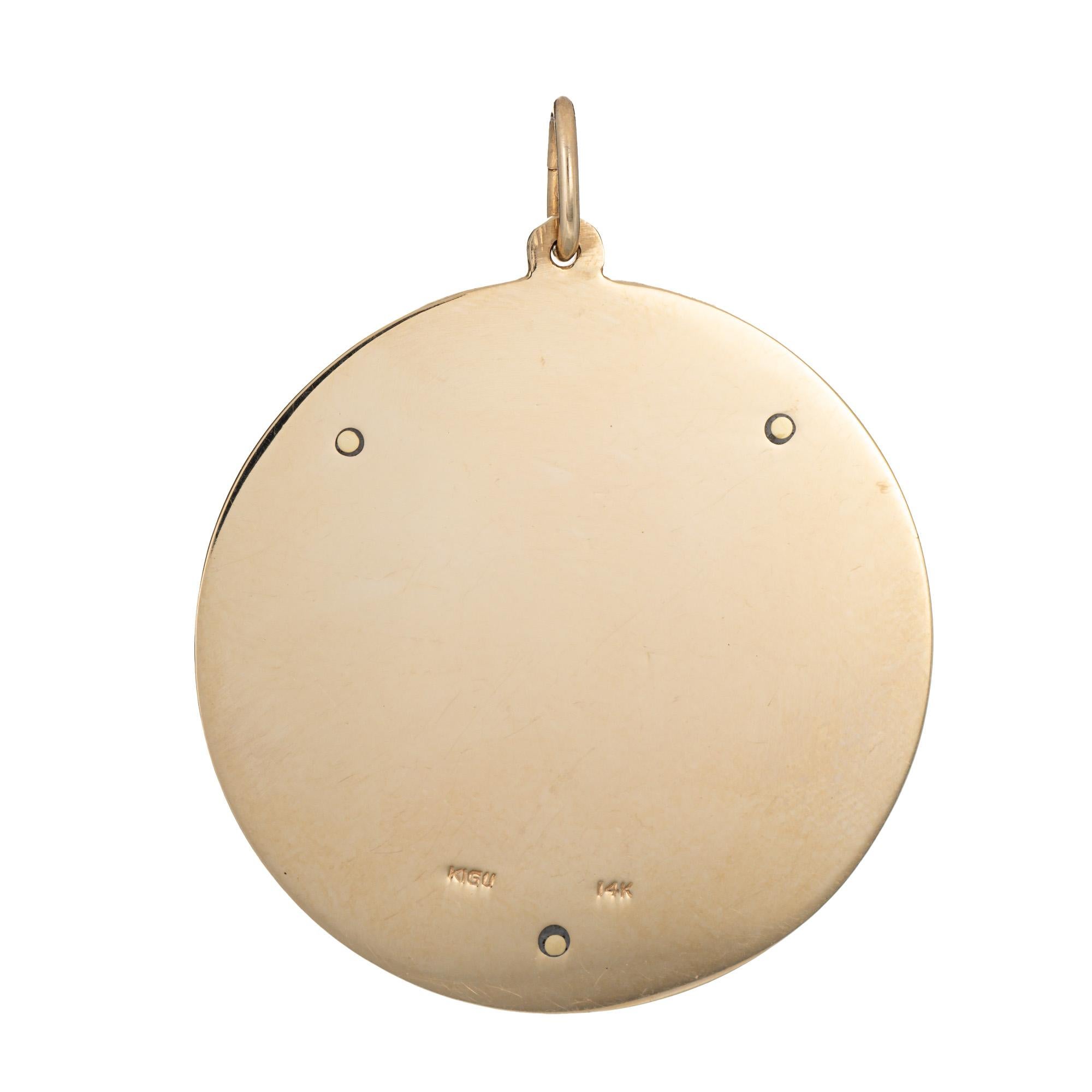 60s Vintage Siamese Cat Medallion Pendant 14k Yellow Gold Vintage Animal Jewelry In Good Condition For Sale In Torrance, CA