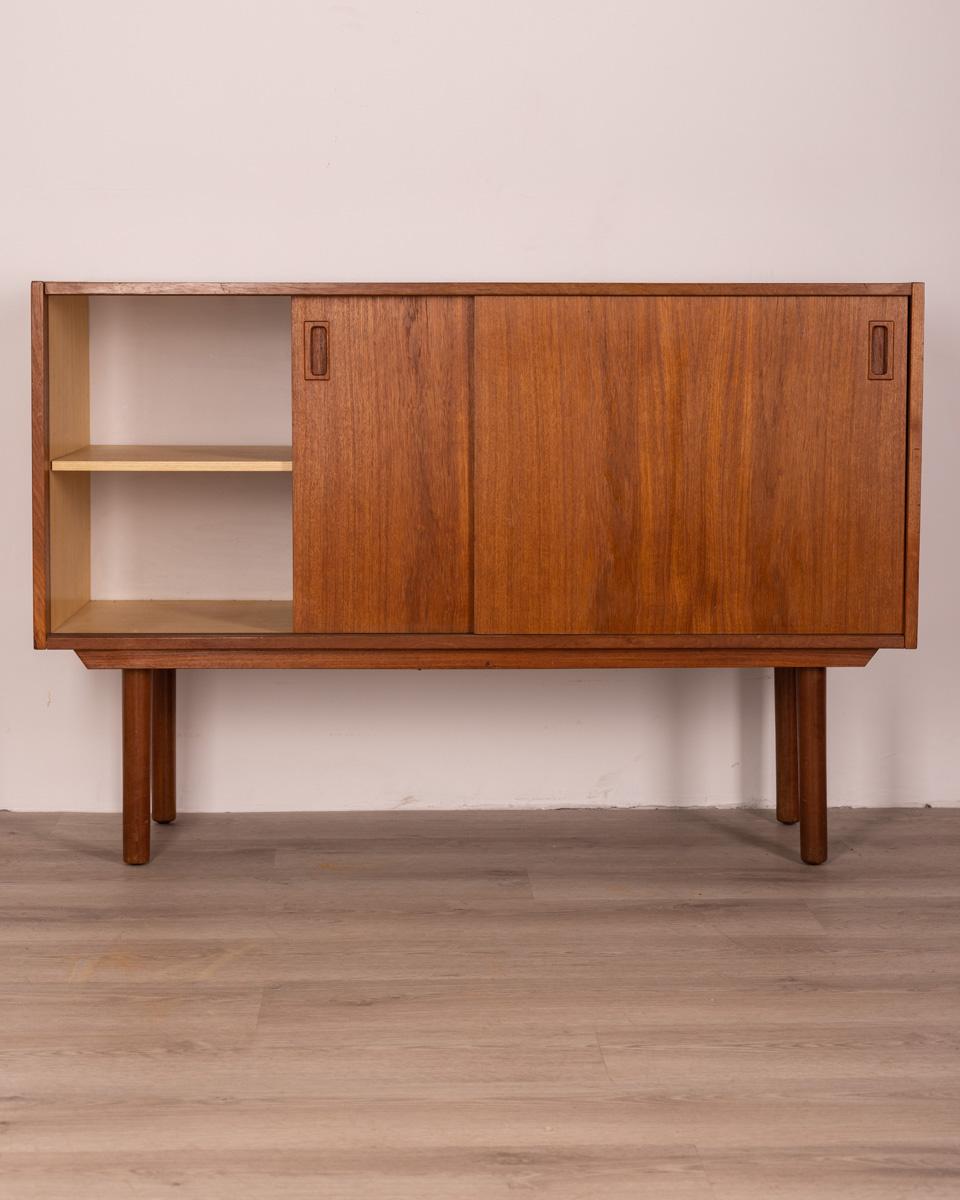 Vintage Sideboard in Teak Wood with Two Doors Danish Design, 1960s In Good Condition For Sale In None, IT
