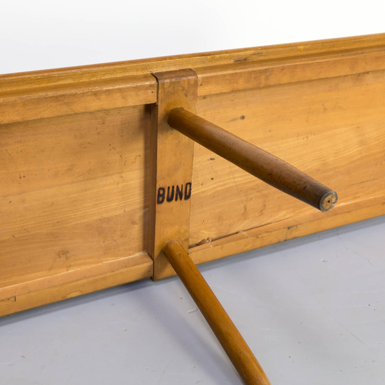 1960s wooden Bench for Bund For Sale 3