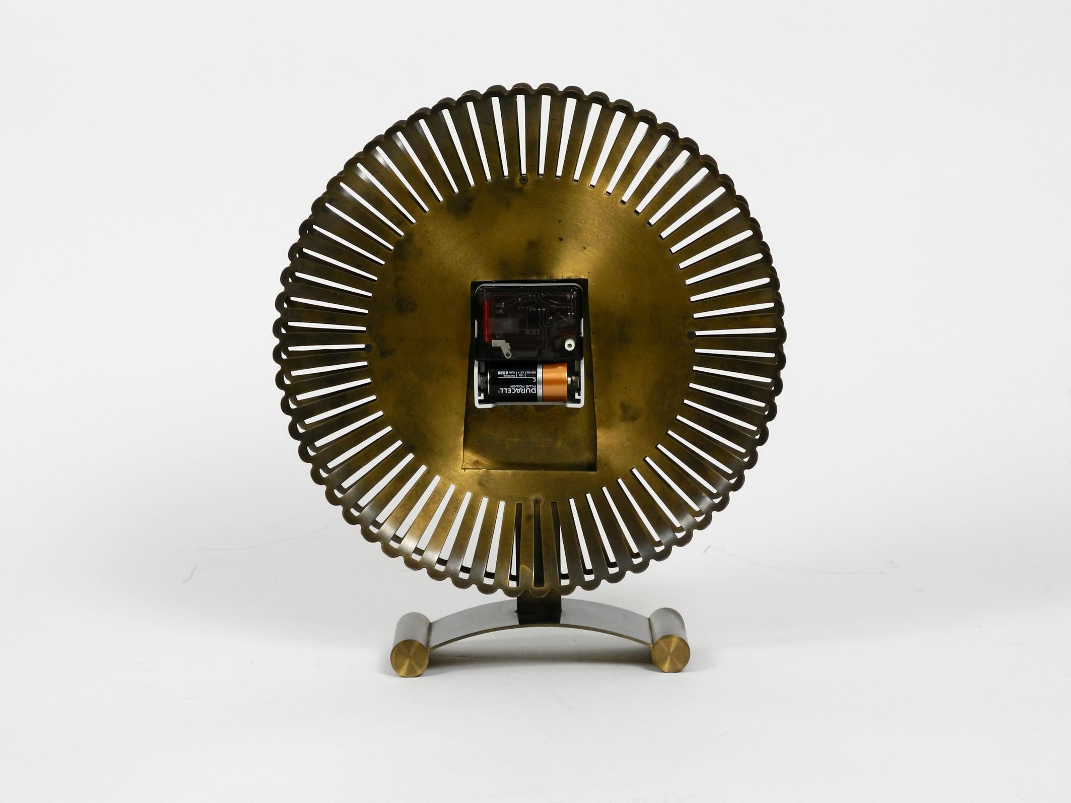 1960s Extra Large Brass Atlanta Universe Sunburst Table Clock 3