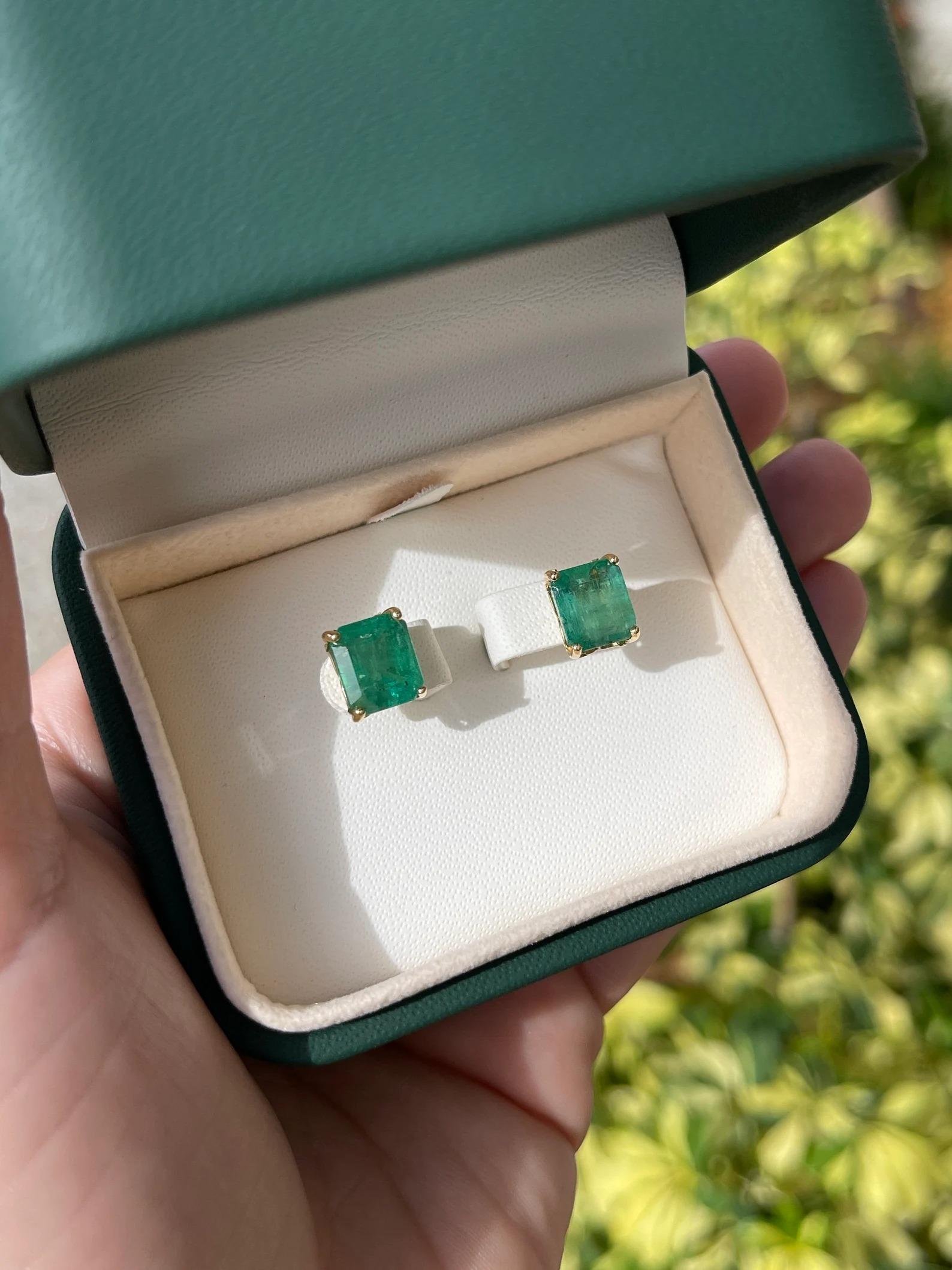 Modern 6.0tcw Full Ear Coverage Natural Green Emerald Stud Earrings Yellow Gold 14K For Sale
