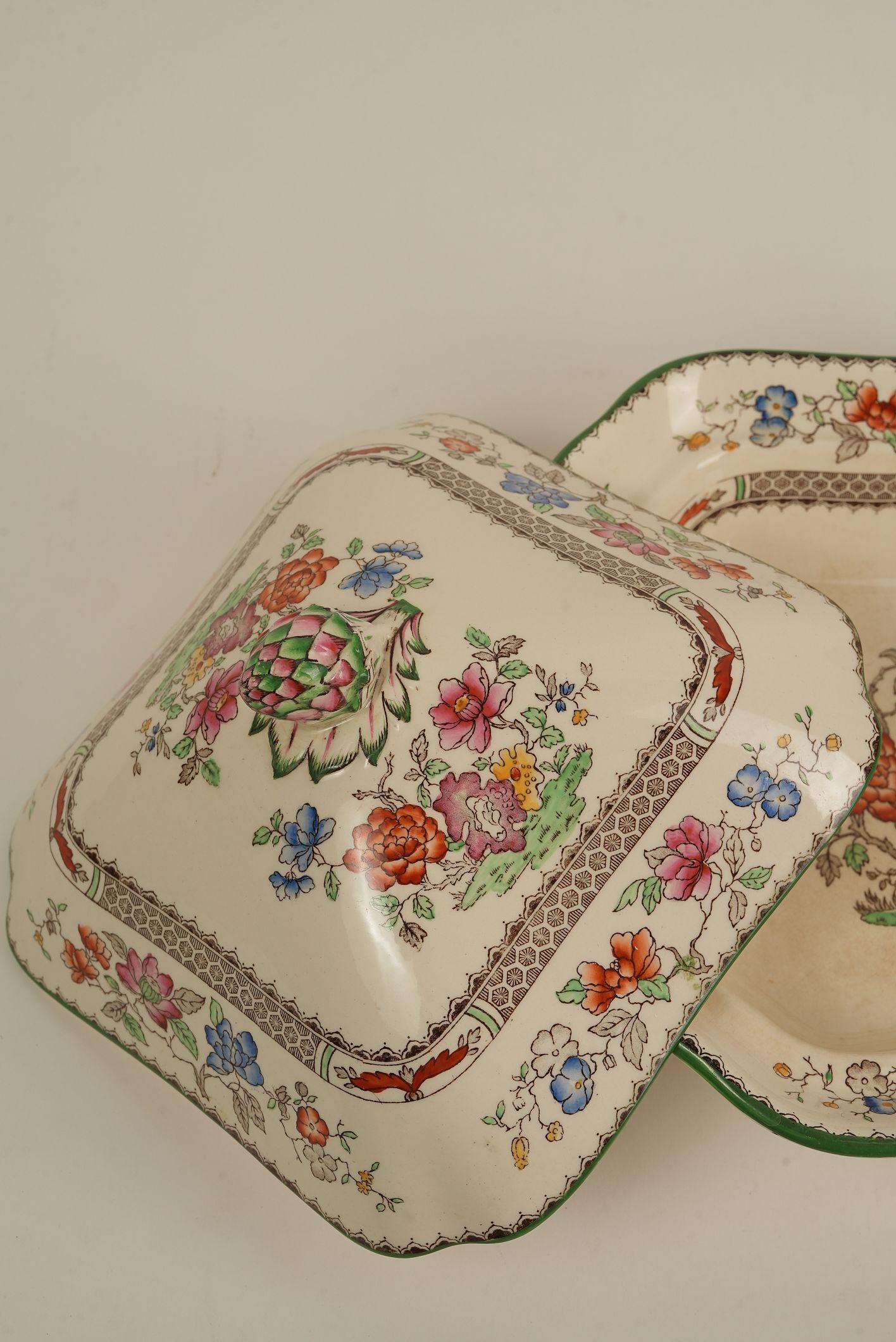 61-piece Spode Chinese Rose Pattern Dinner Service In Good Condition For Sale In Worcester Park, GB