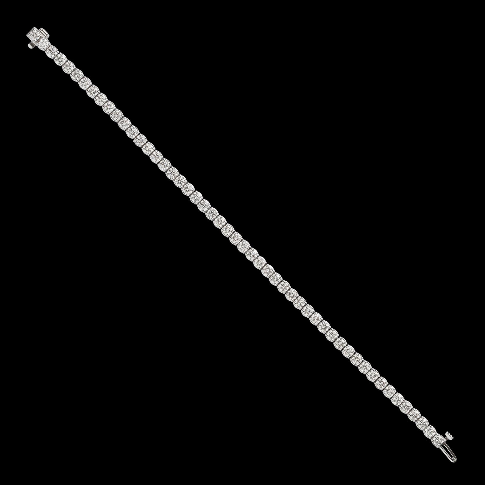 Pulsera Línea Diamantes y Oro Blanco 14k de 6,10 quilates Corte redondo en venta